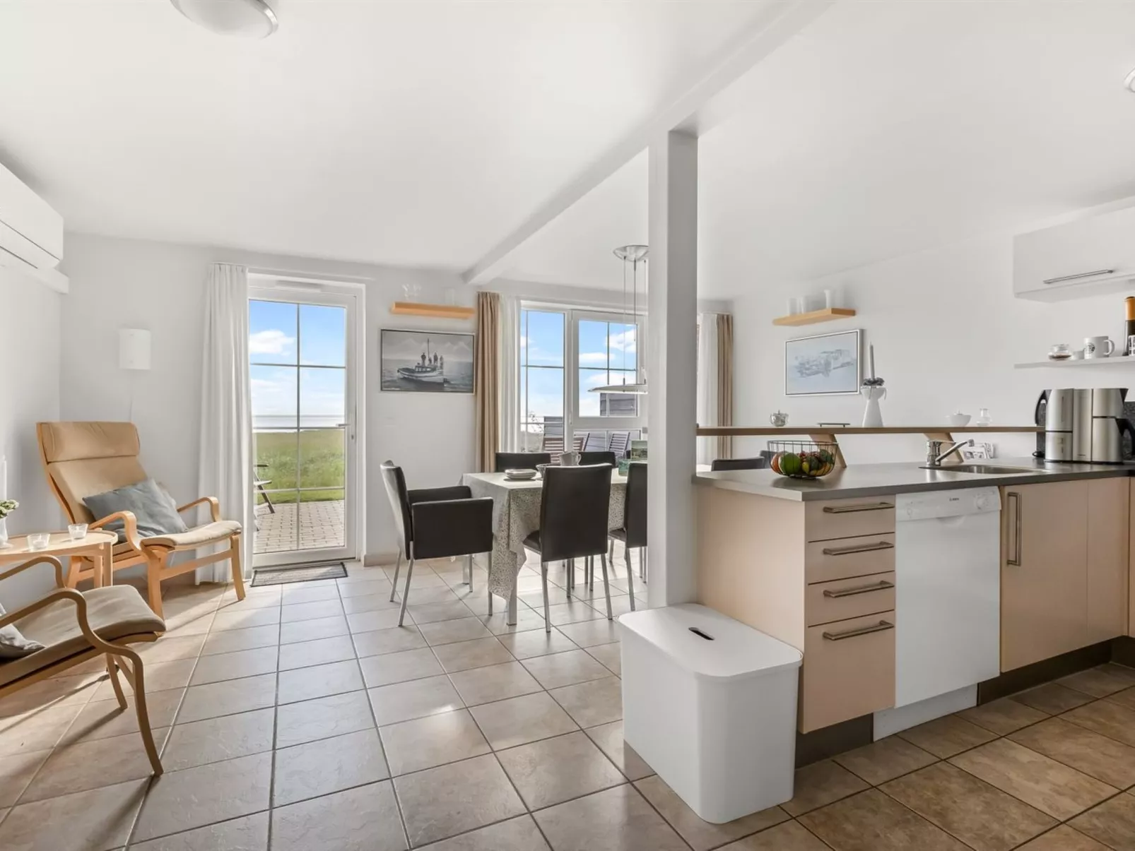 "Henrietta" - 3.5km from the sea-Binnen