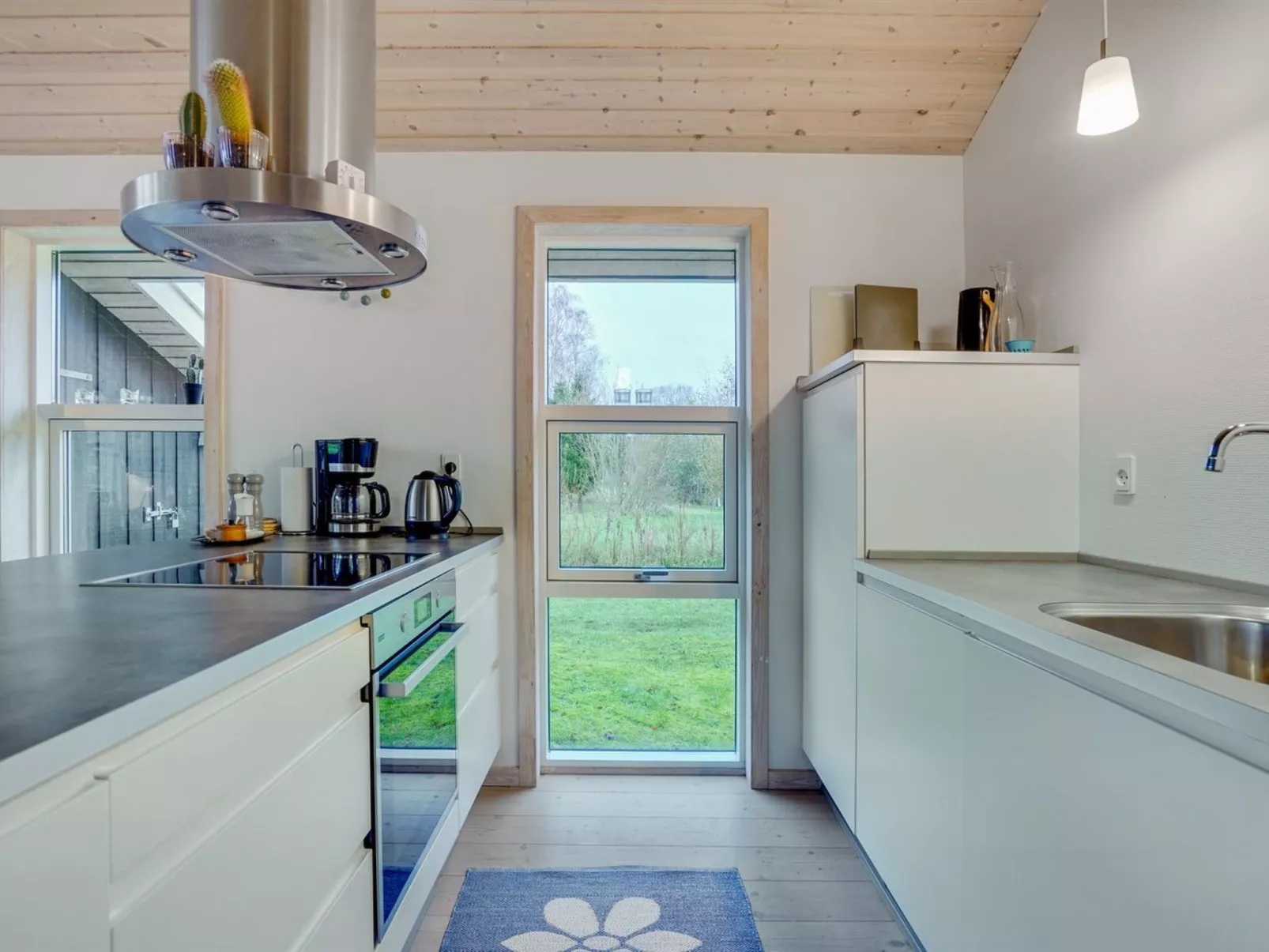 "Elni" - 900m from the sea-Binnen