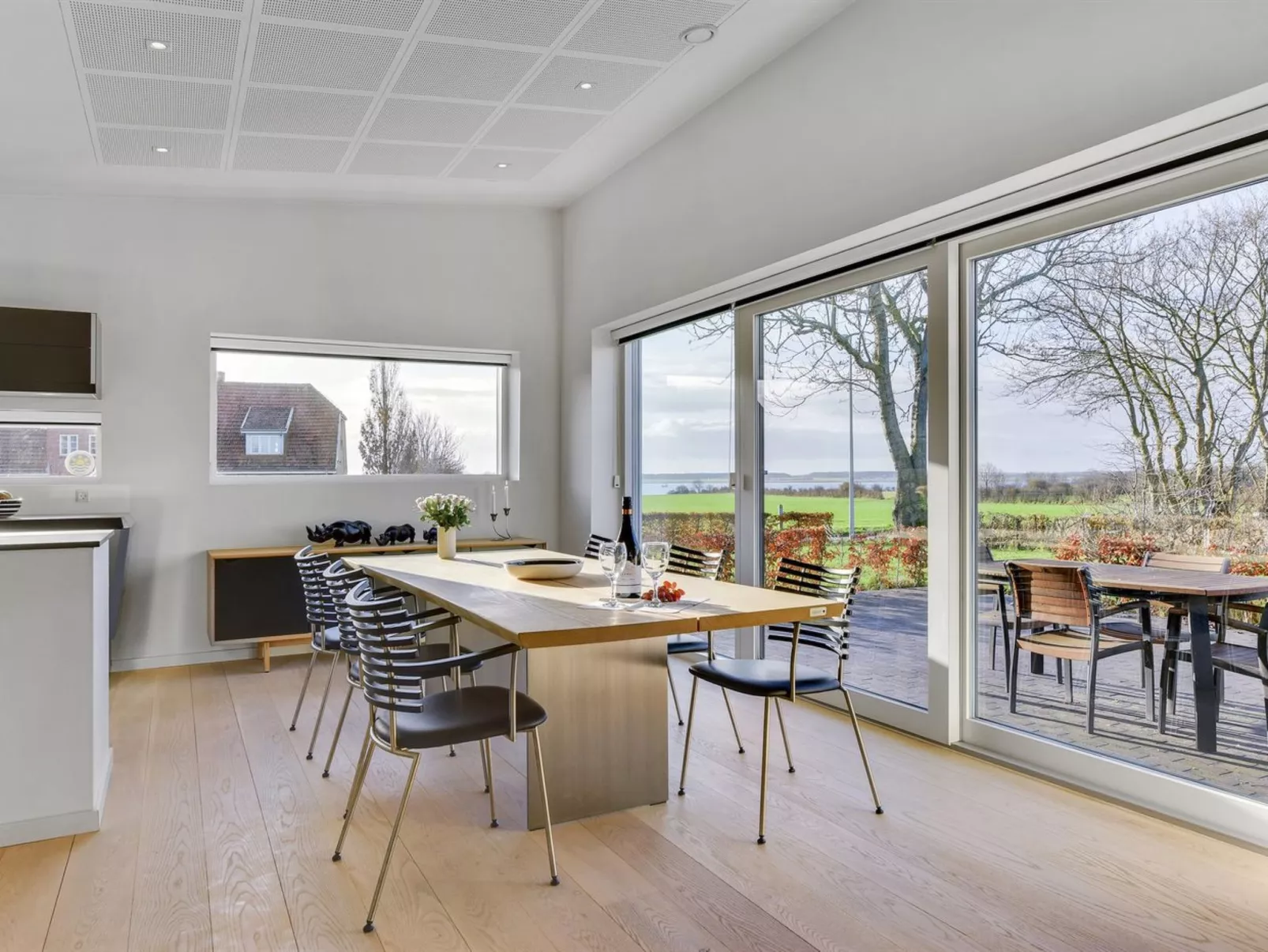 "Ermelinda" - 900m to the fjord-Binnen