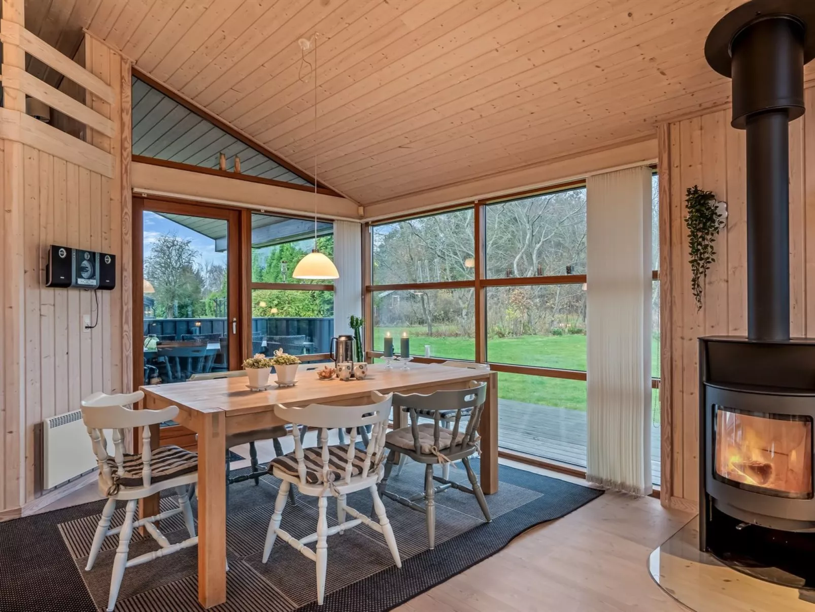 "Jelin" - 2.5km from the sea-Binnen