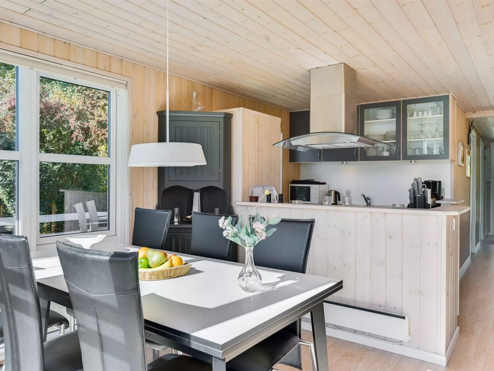 "Leandra" - 600m from the sea-Binnen