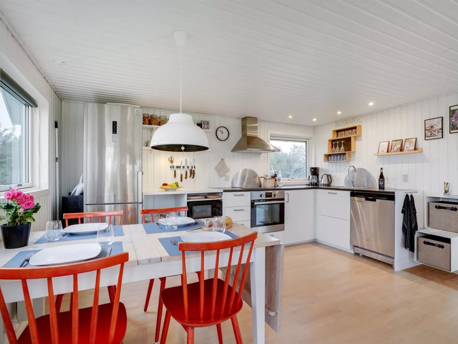 "Carelle" - 300m from the sea-Binnen