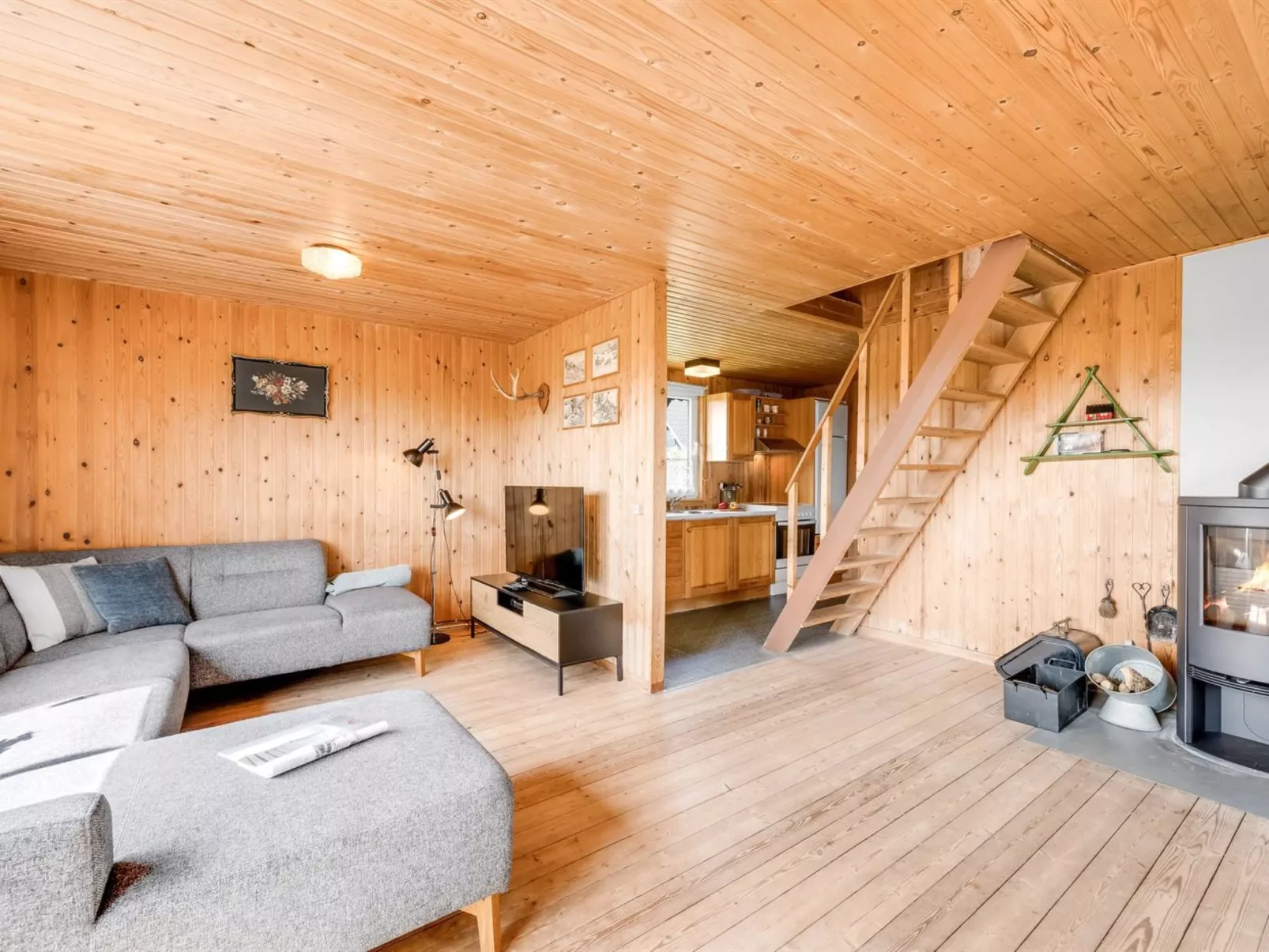 "Dina" - 200m to the fjord-Binnen