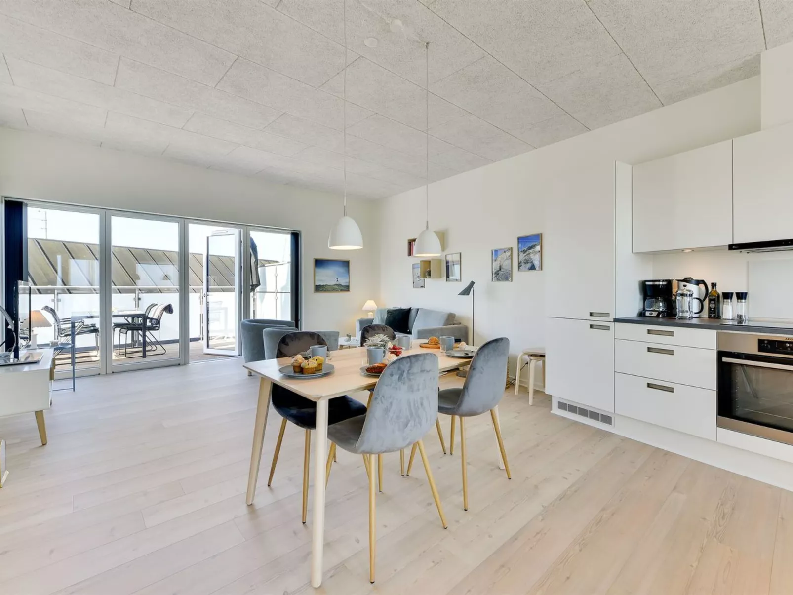 "Aiana" - 250m from the sea-Binnen