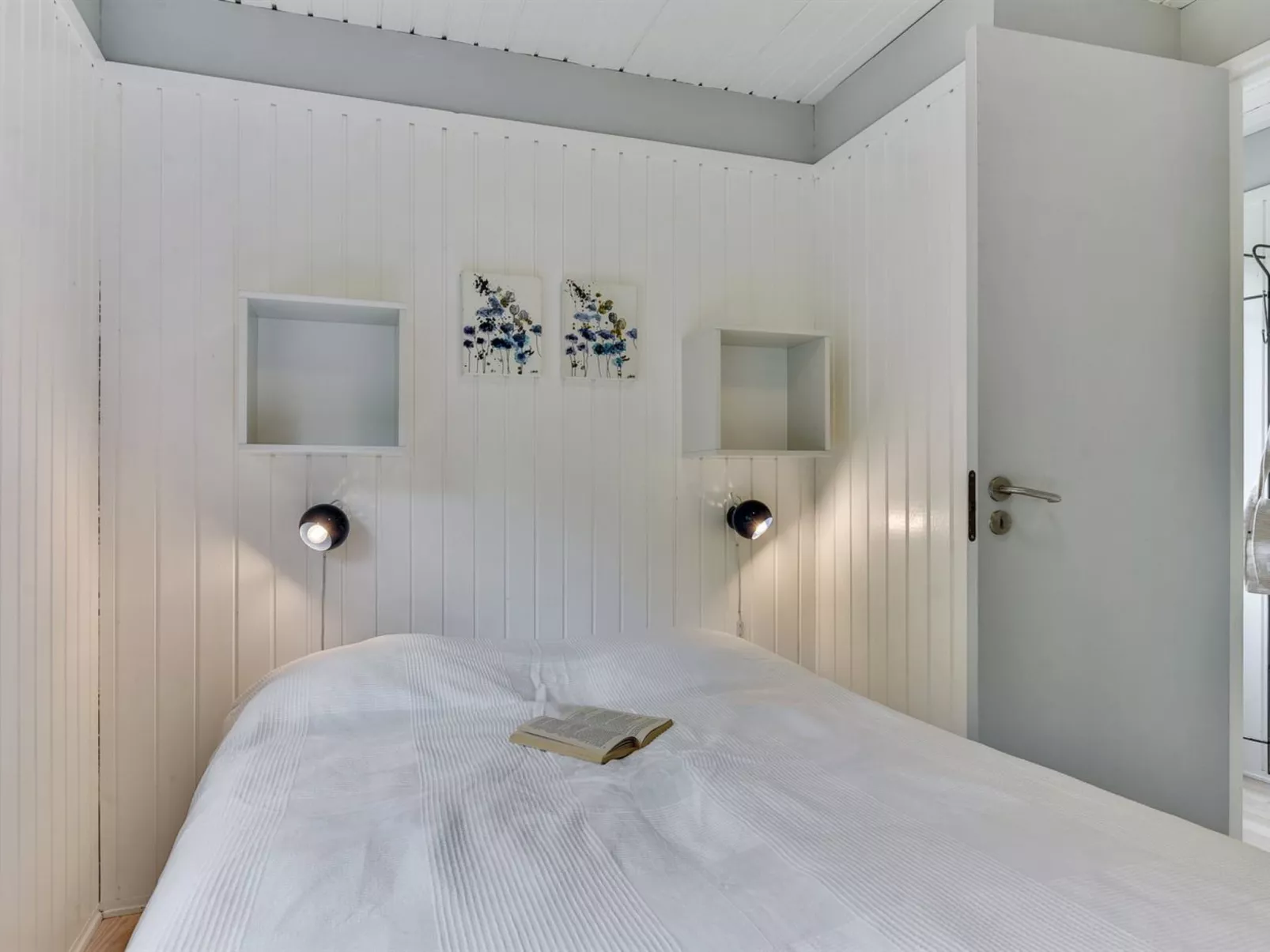 "Hasti" - 700m from the sea-Binnen