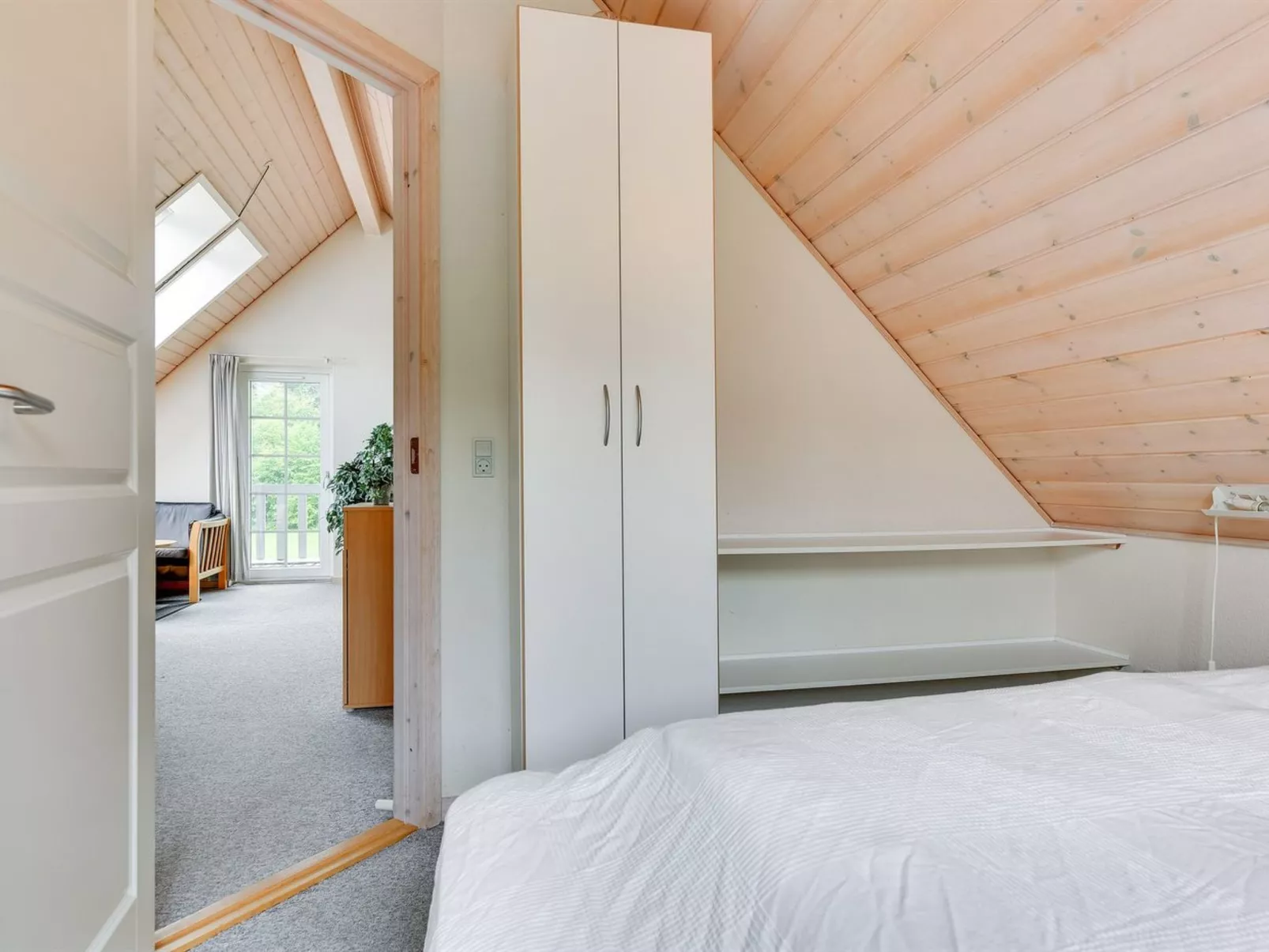 "Tamia" - 100m to the fjord-Binnen