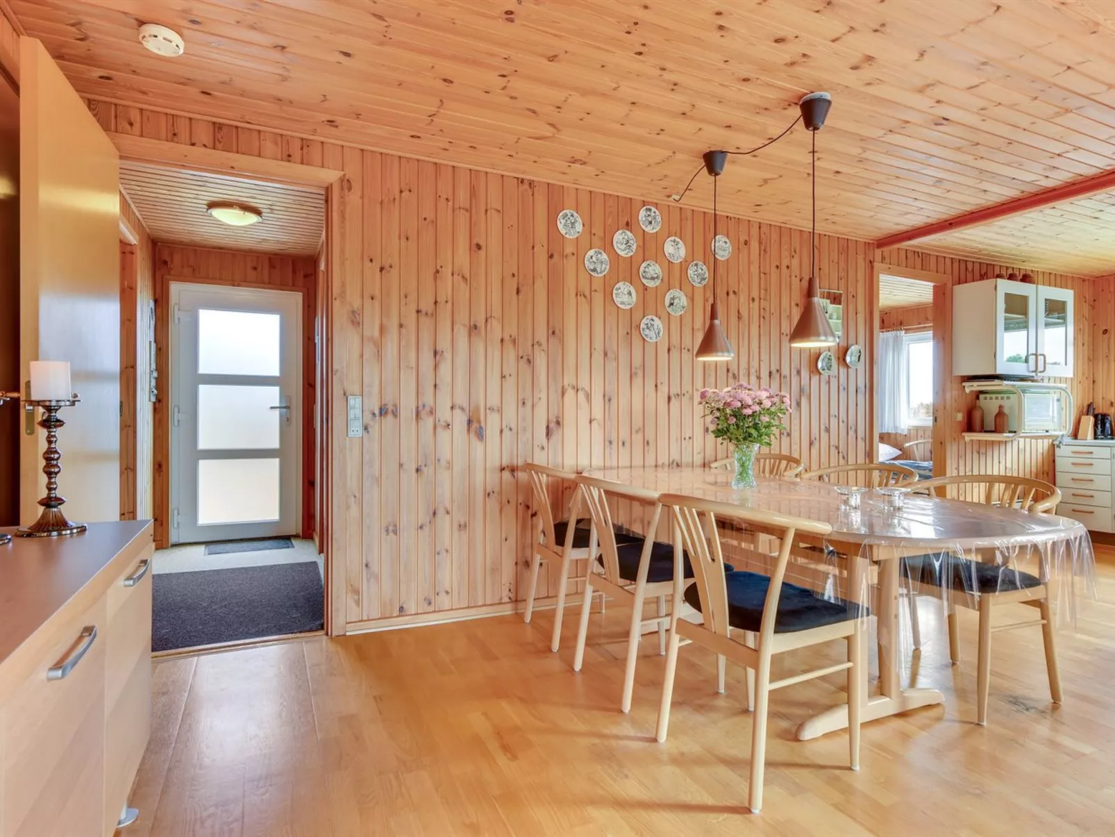 "Ellyn" - 500m from the sea-Binnen