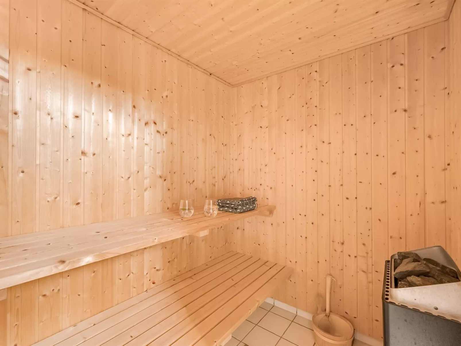 "Lucio" - 350m to the fjord-Binnen