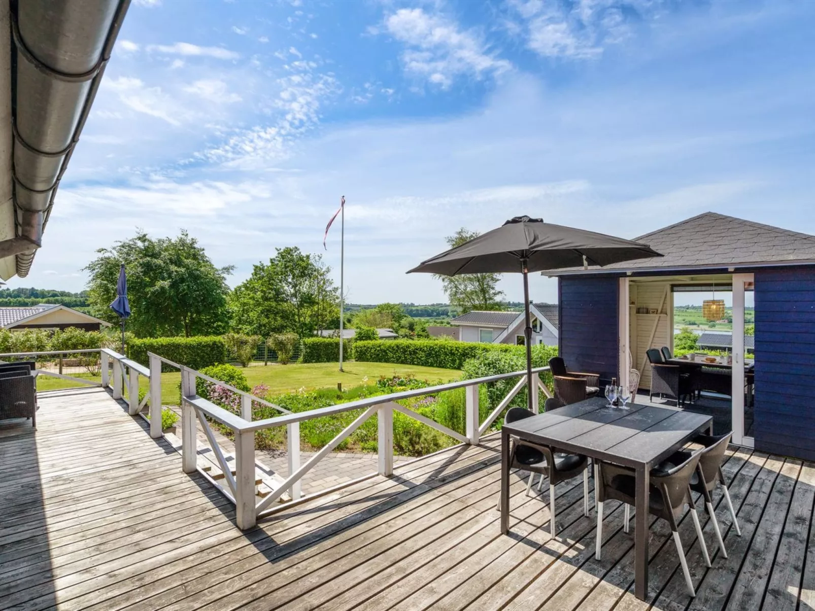 "Edvia" - 700m to the fjord-Buiten