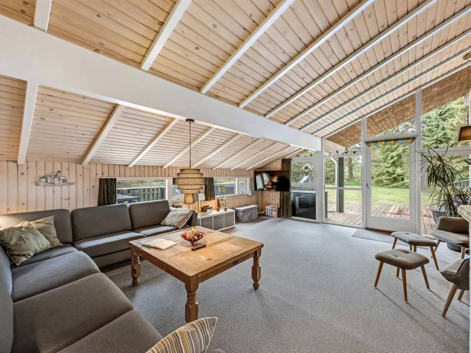 "Sunneva" - 1km from the sea-Binnen