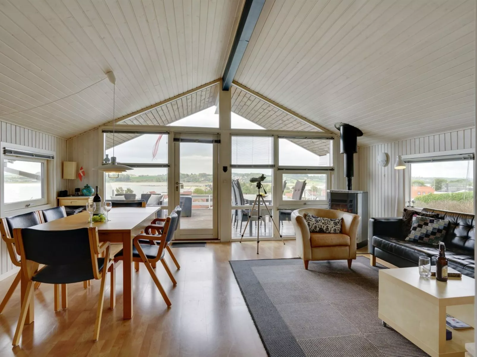 "Heimeram" - 150m from the sea-Binnen