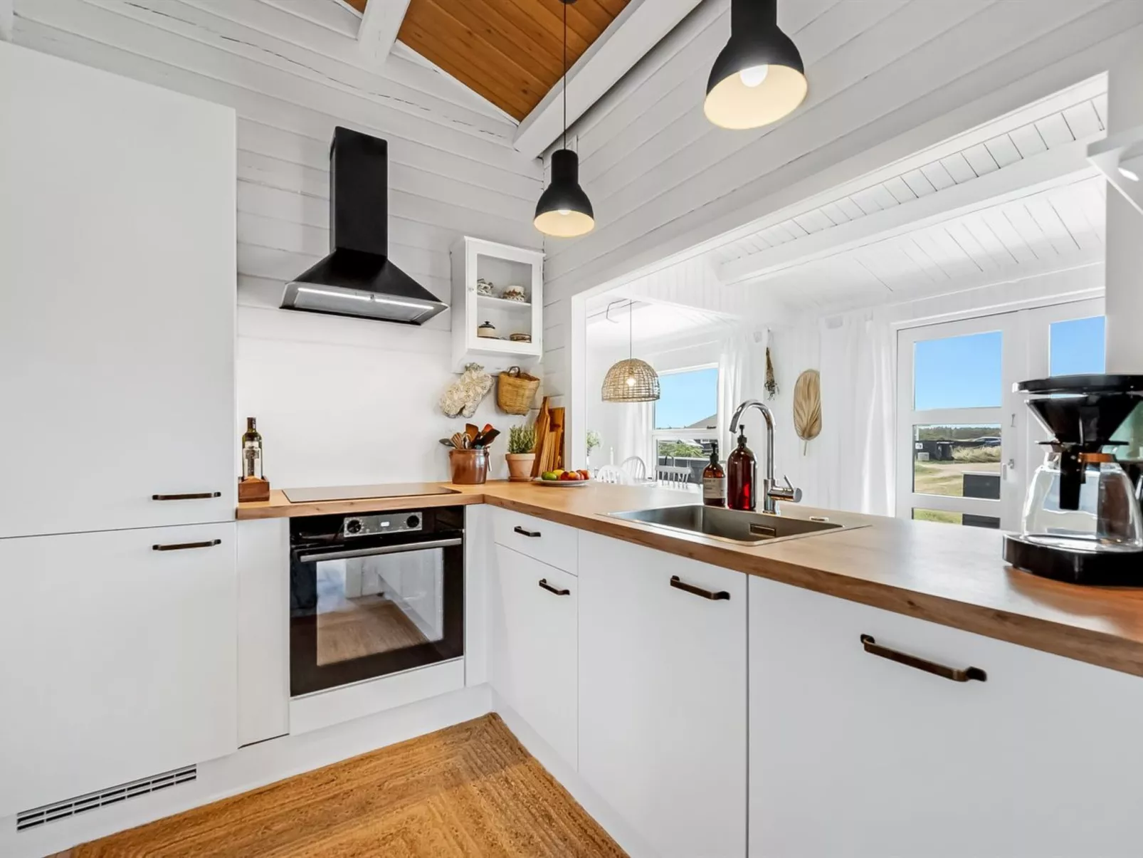 "Arbnora" - 400m from the sea-Binnen