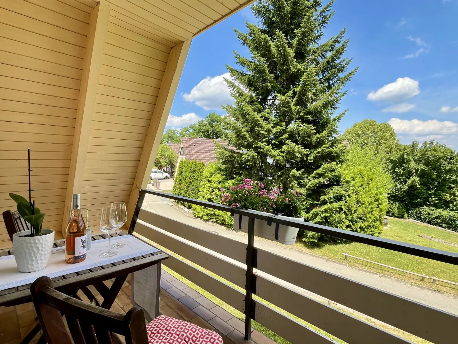 Ferienhäusle Nina-Buiten