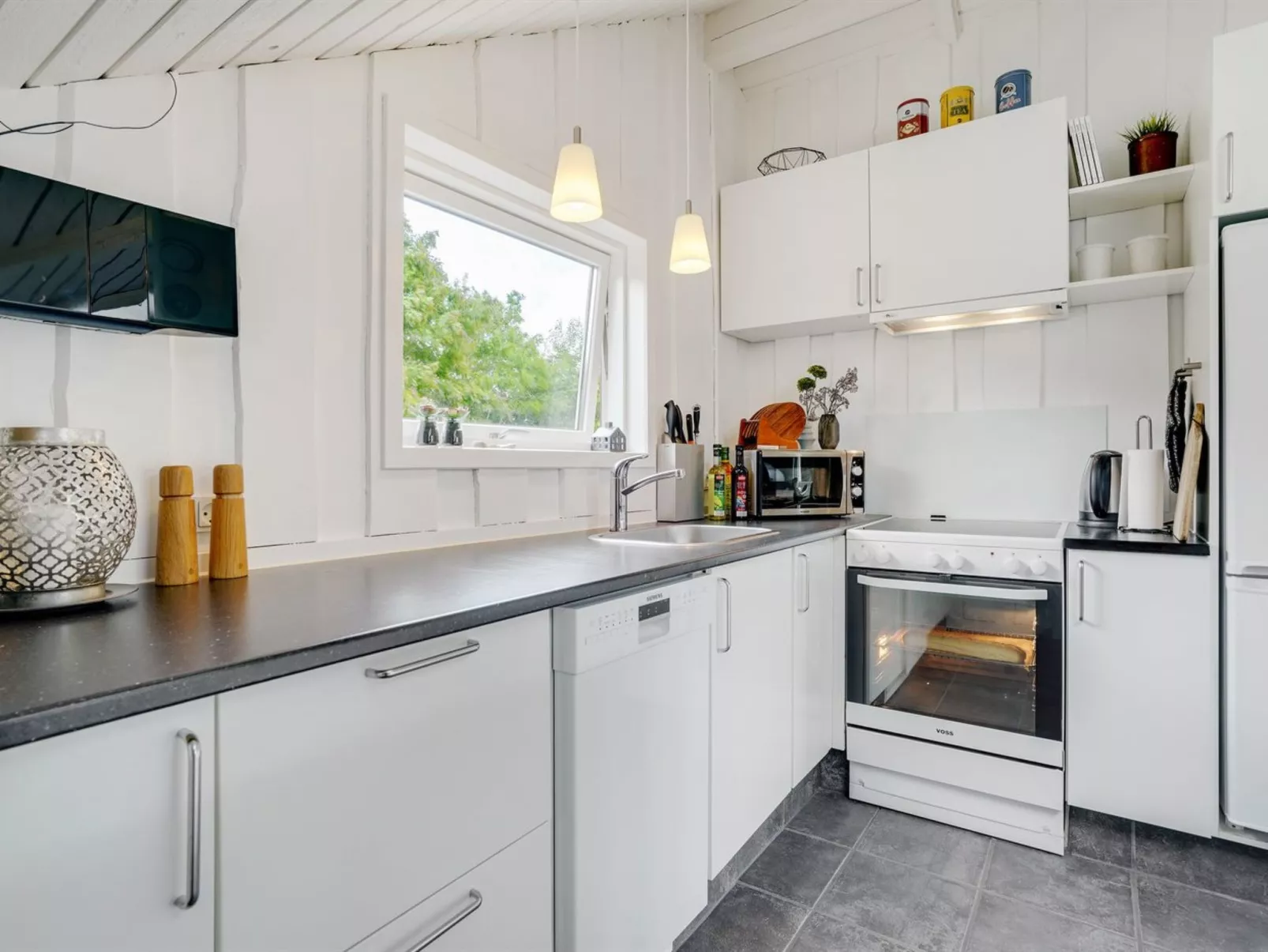 "Matthis" - 500m to the fjord-Binnen