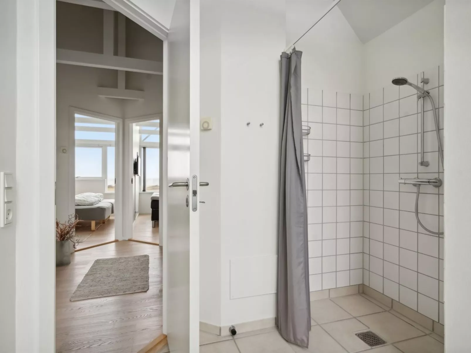 "Lucjan" - 50m from the sea-Binnen