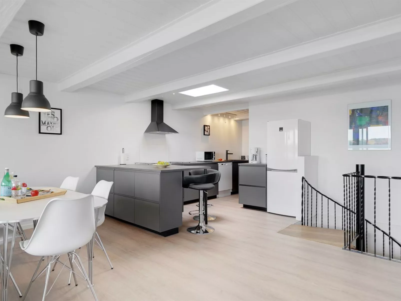 "Constance" - 50m from the sea-Binnen