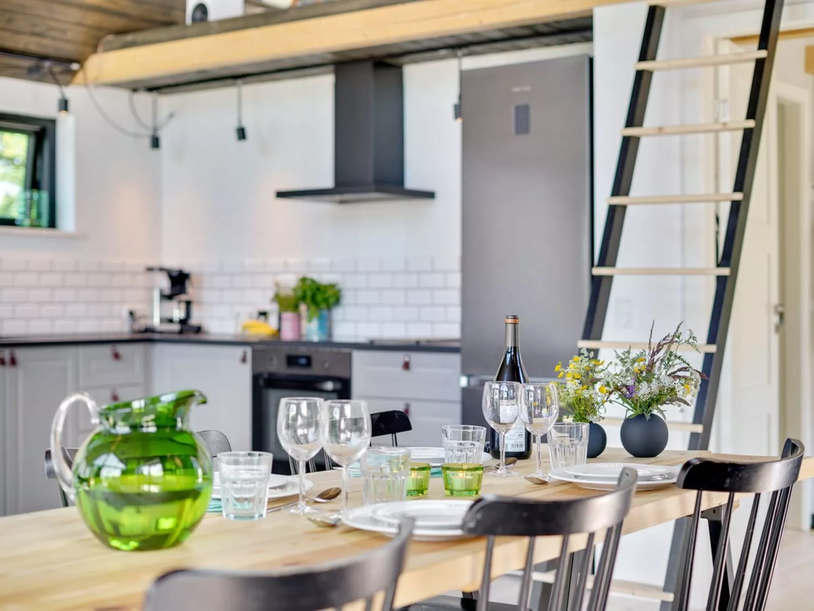 "Henrik" - 100m from the sea-Binnen