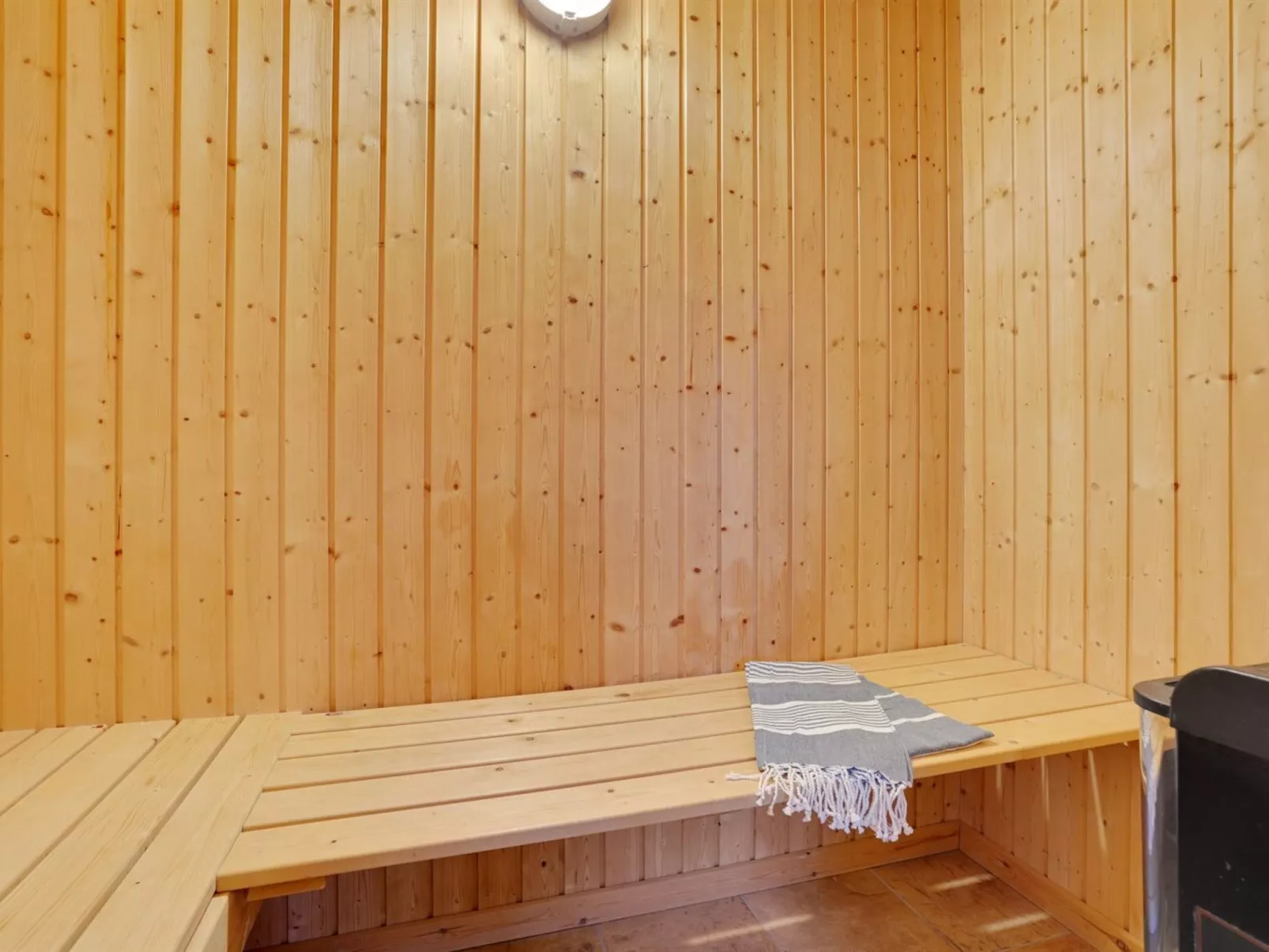 "Manola" - 300m from the sea-Binnen