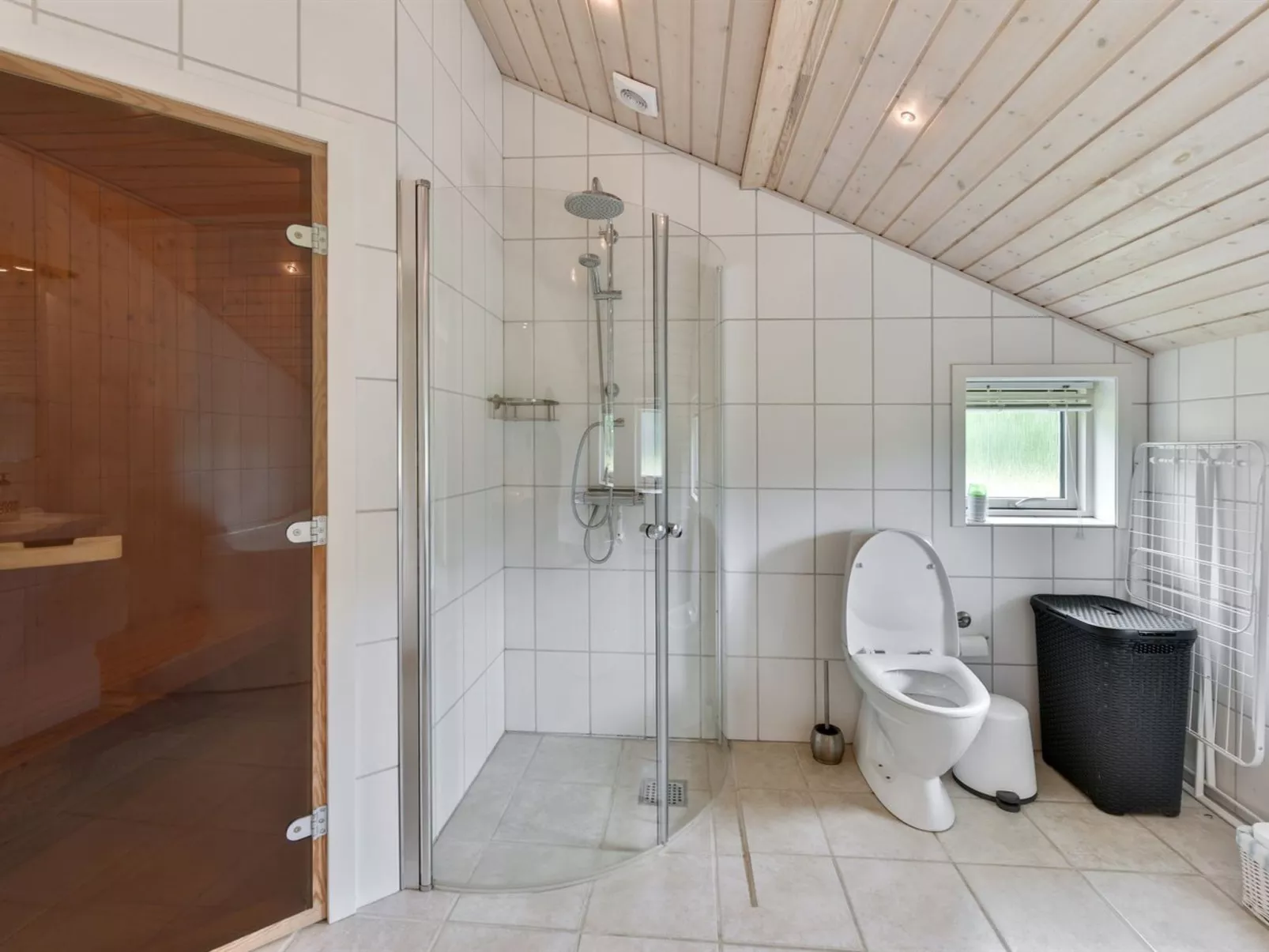 "Estrid" - 30km from the sea-Binnen