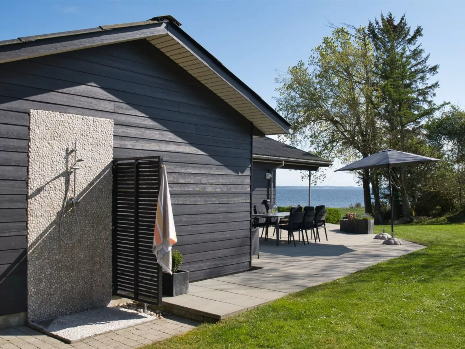 "Elissa" - 50m to the fjord-Buiten