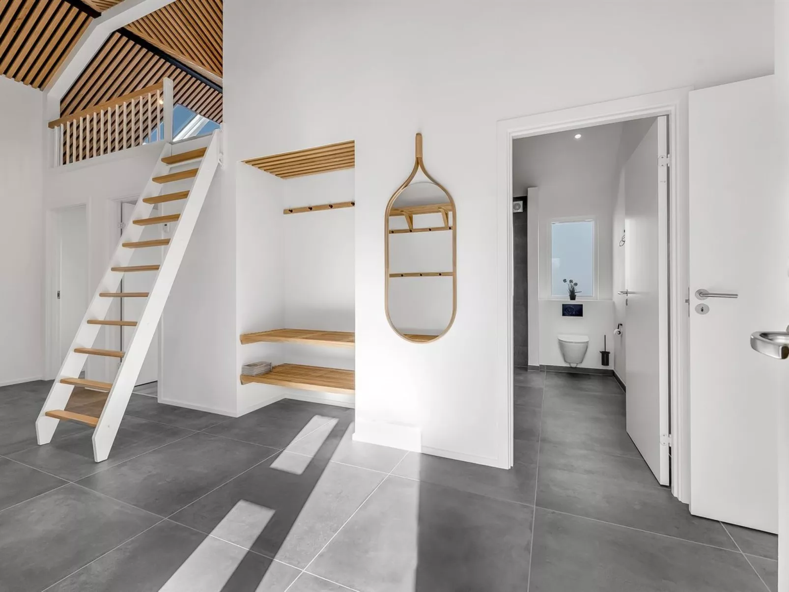 "Maximiliane" -  from the sea-Binnen