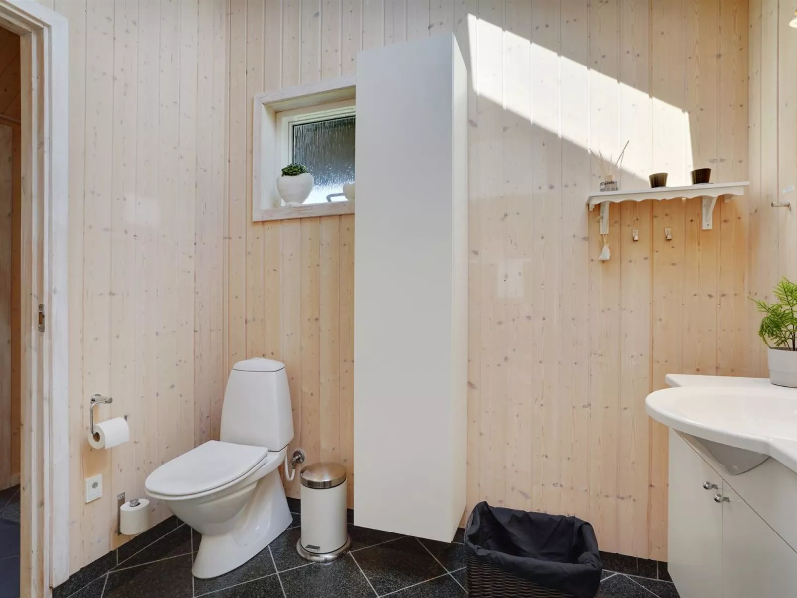 "Eireen" - 600m to the fjord-Binnen