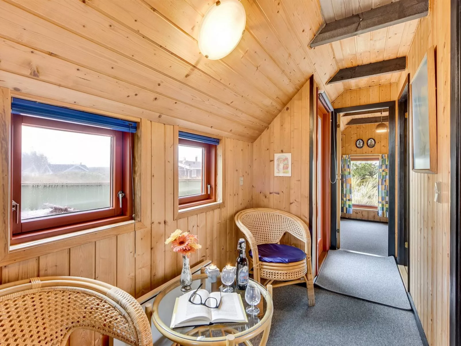 "Rayne" -  from the sea-Binnen