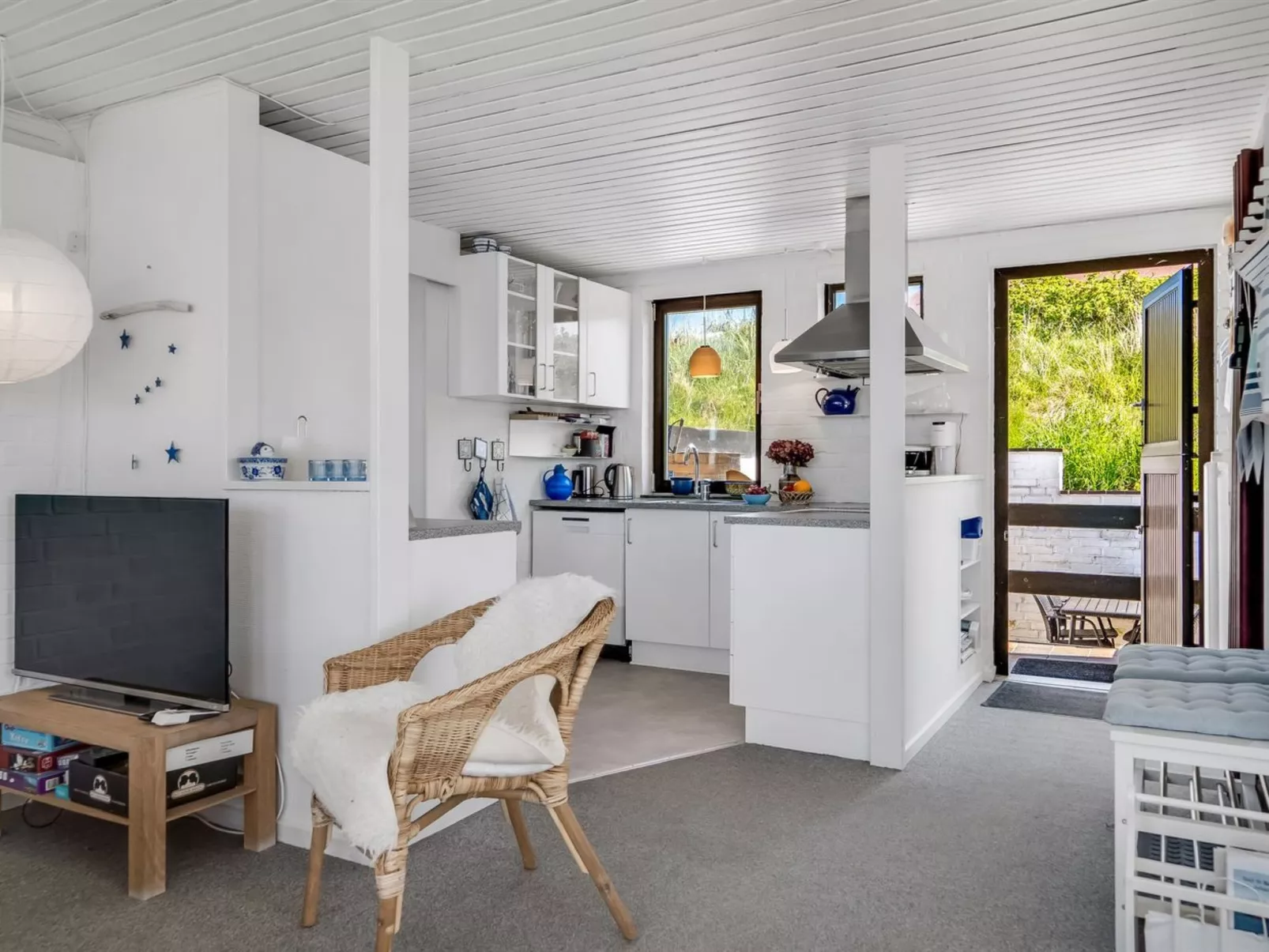 "Mielikki" - 200m from the sea-Binnen