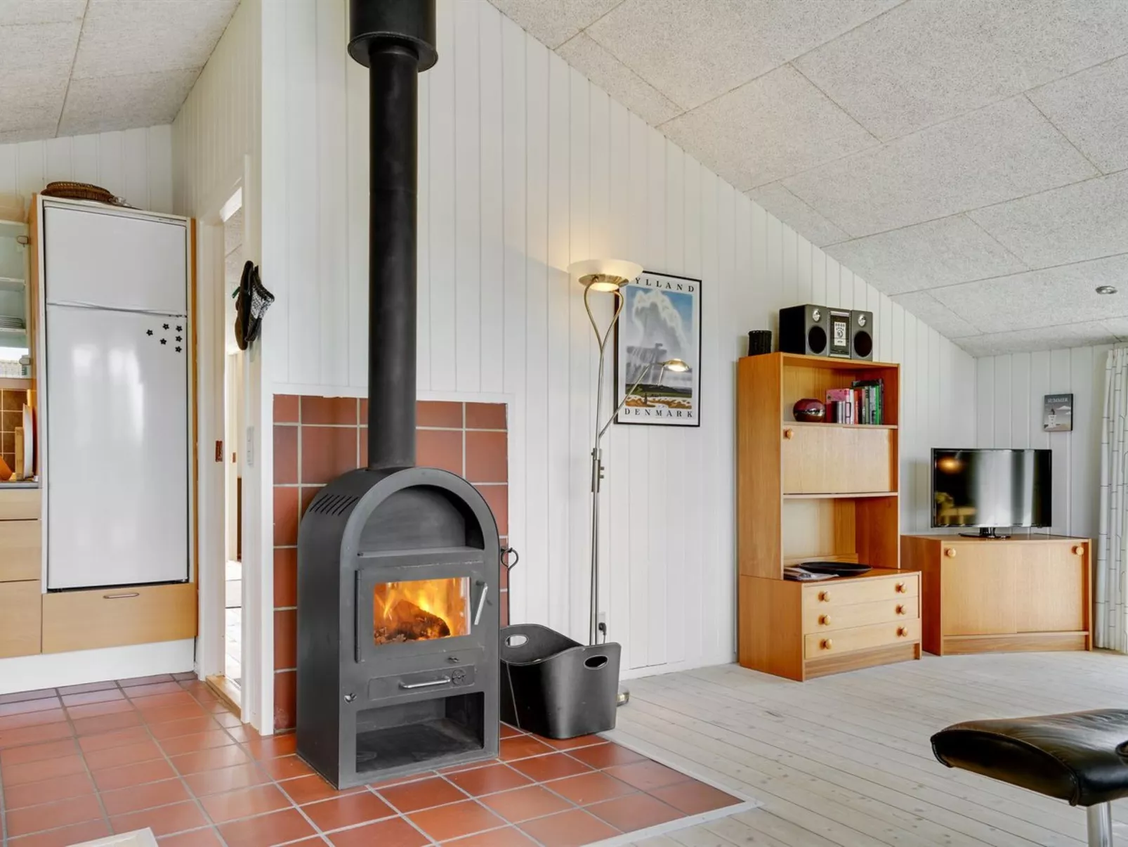 "Apolonia" -  from the sea-Binnen