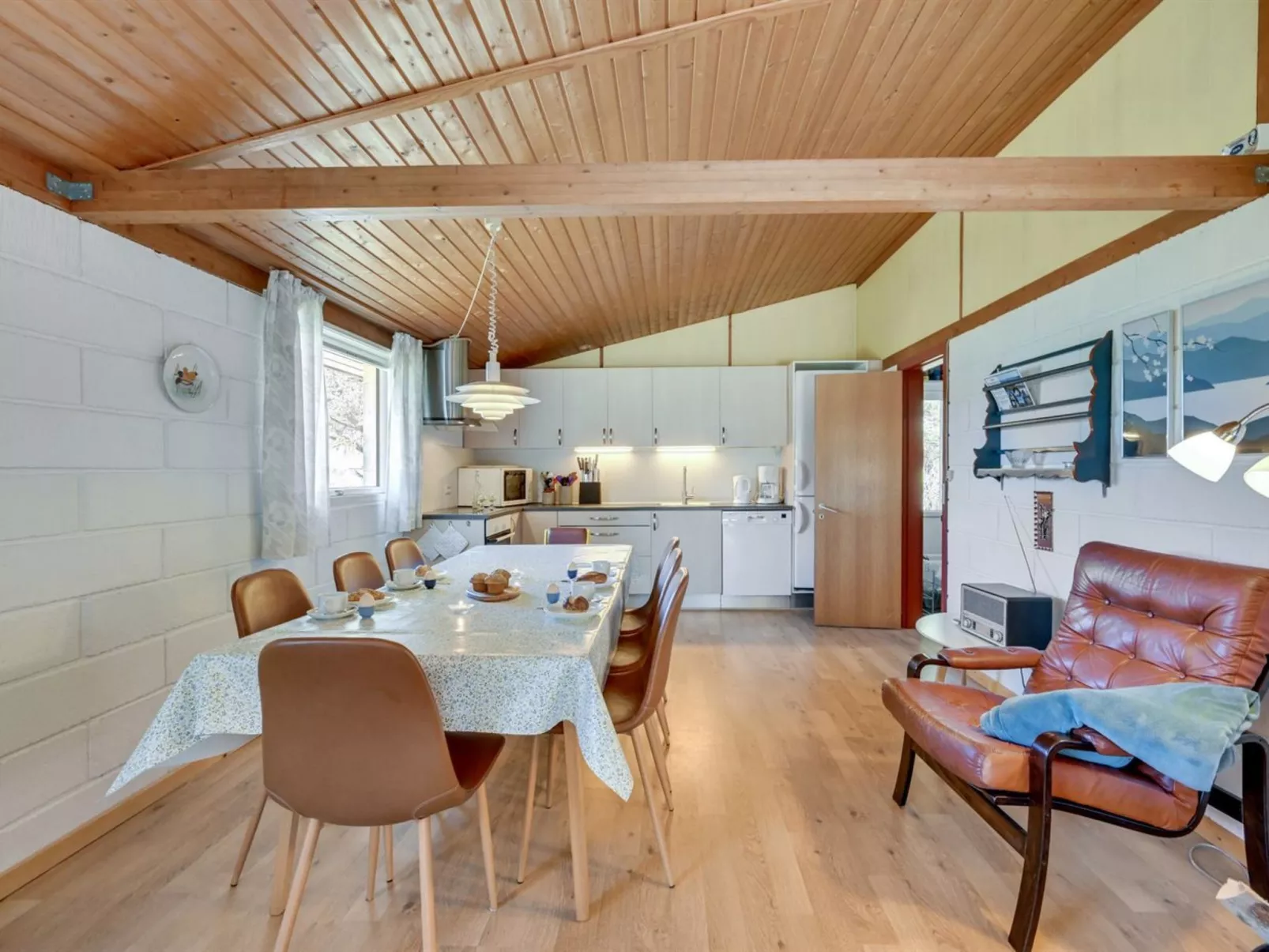 "Agna" - 700m to the fjord-Binnen