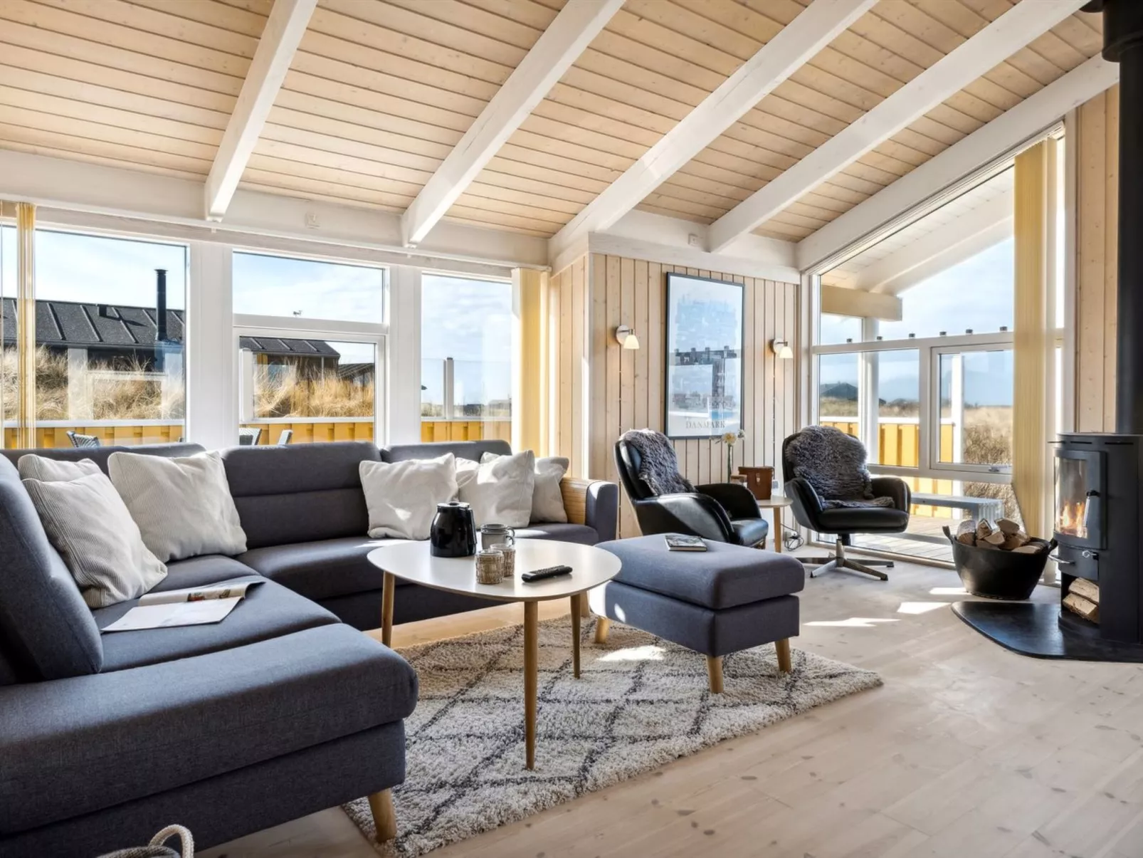 "Bjarni" - 239m from the sea-Binnen