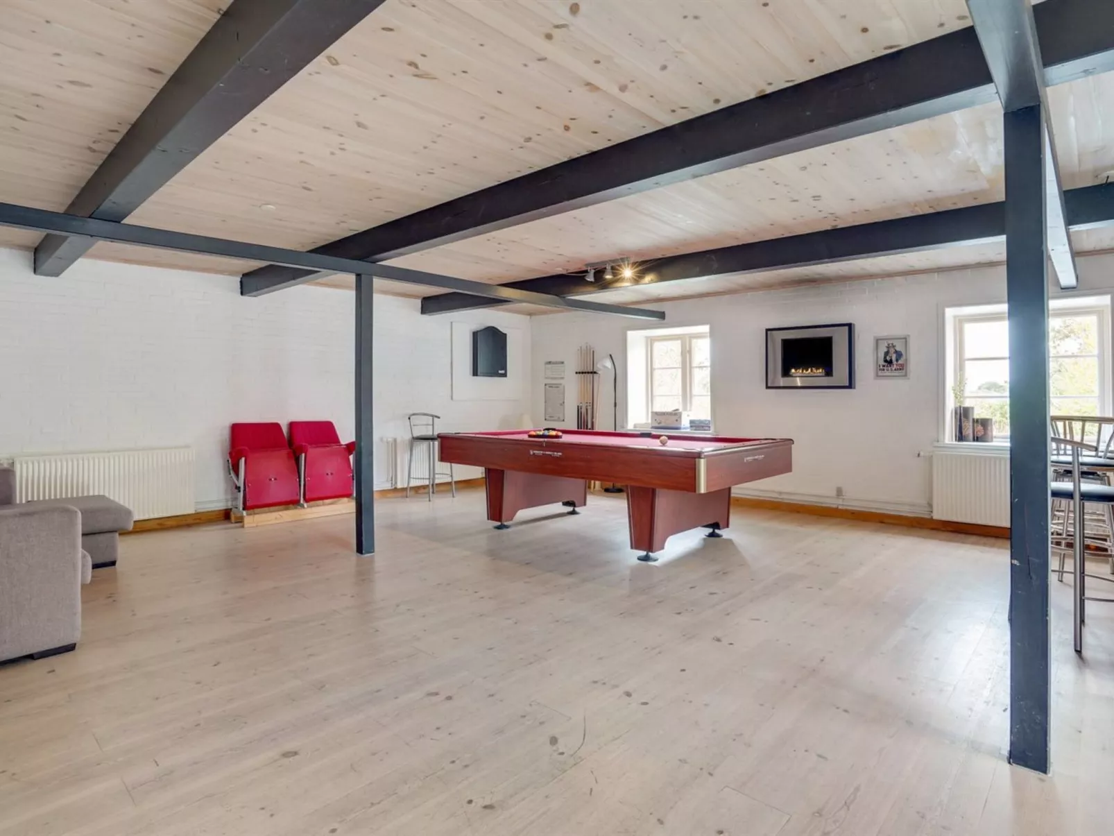 "Knut" - 10km from the sea-Binnen