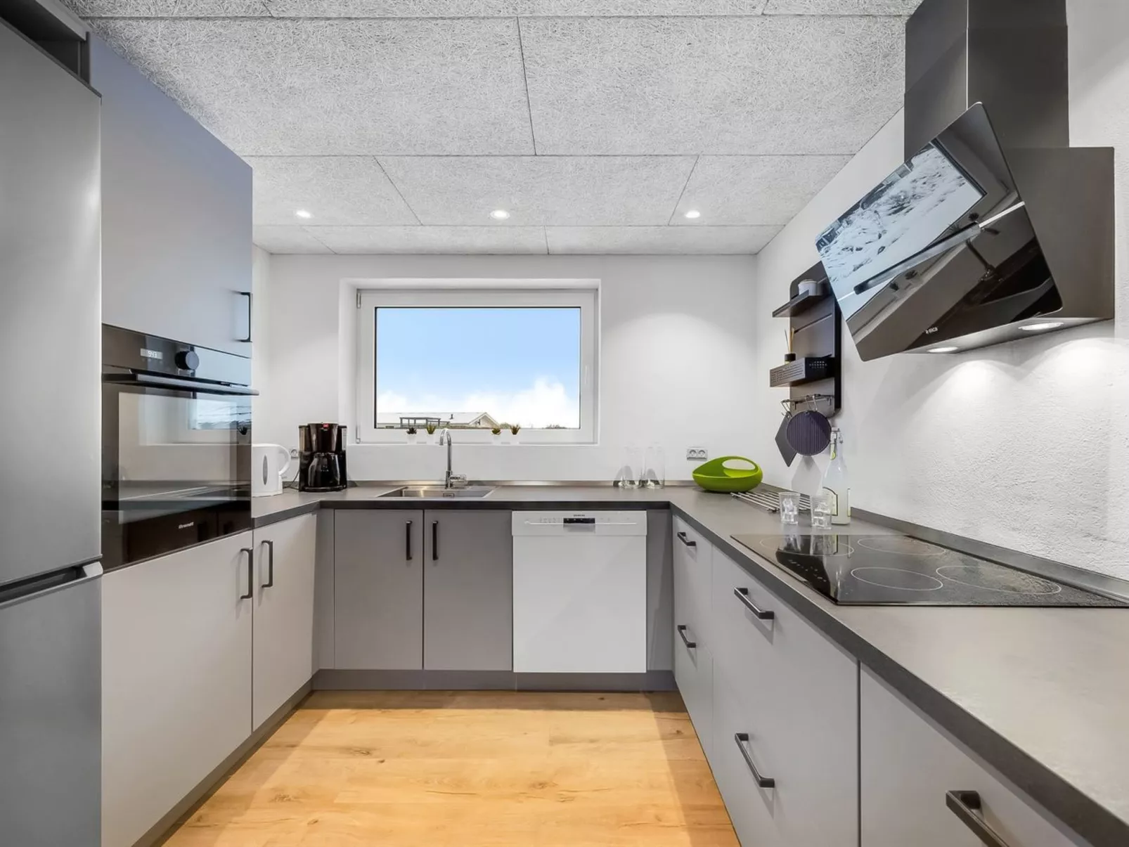 "Sissan" - 900m from the sea-Binnen