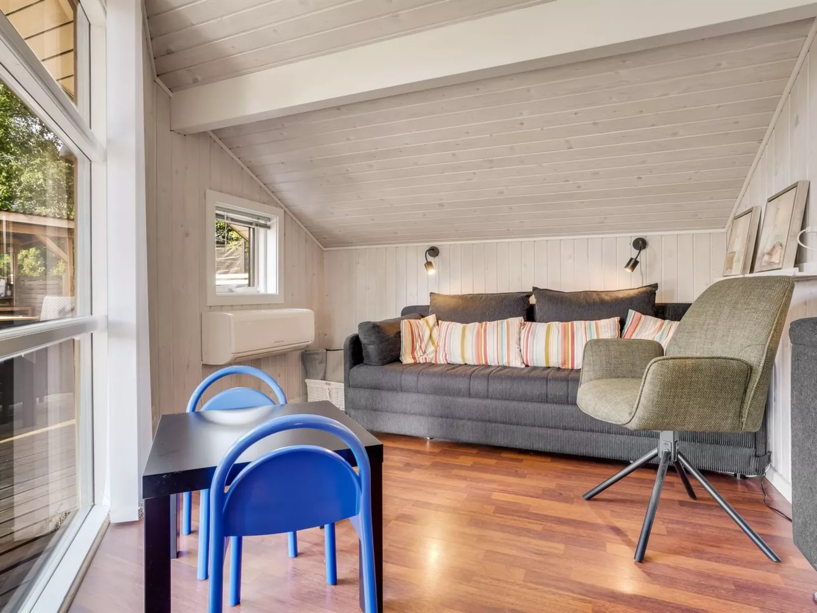 "Truls" - 800m from the sea-Binnen