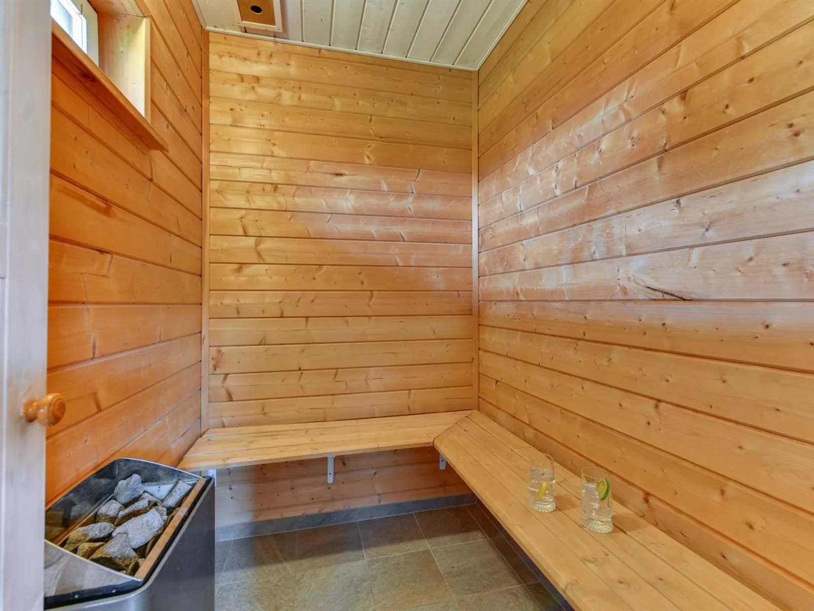 "Liam" - 800m to the fjord-Binnen