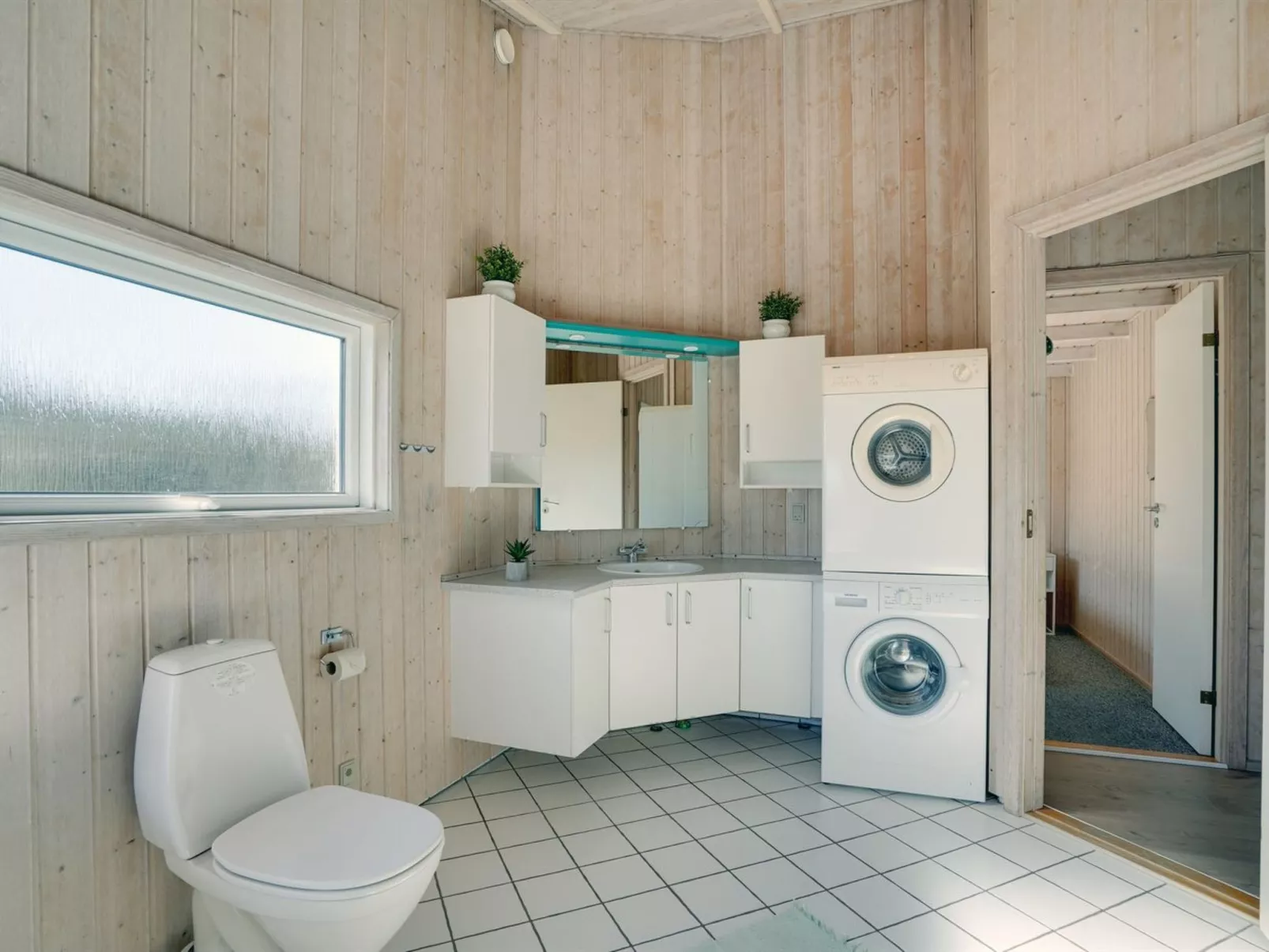 "Wighman" -  from the sea-Binnen