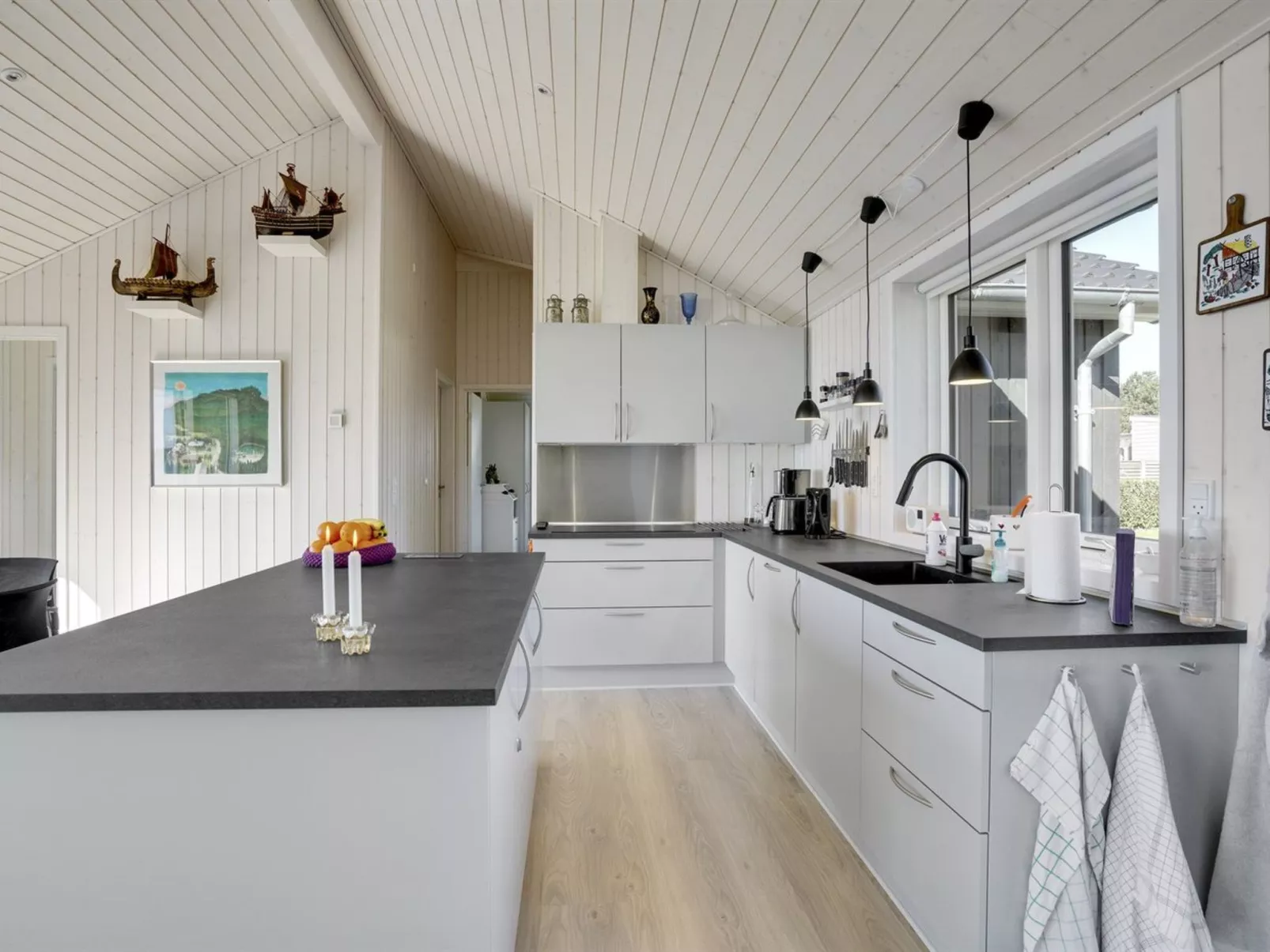 "Lander" - 20m from the sea-Binnen