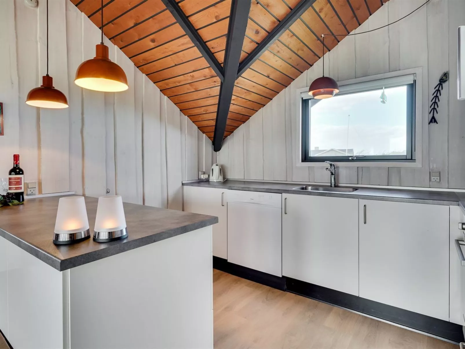 "Ardan" -  from the sea-Binnen