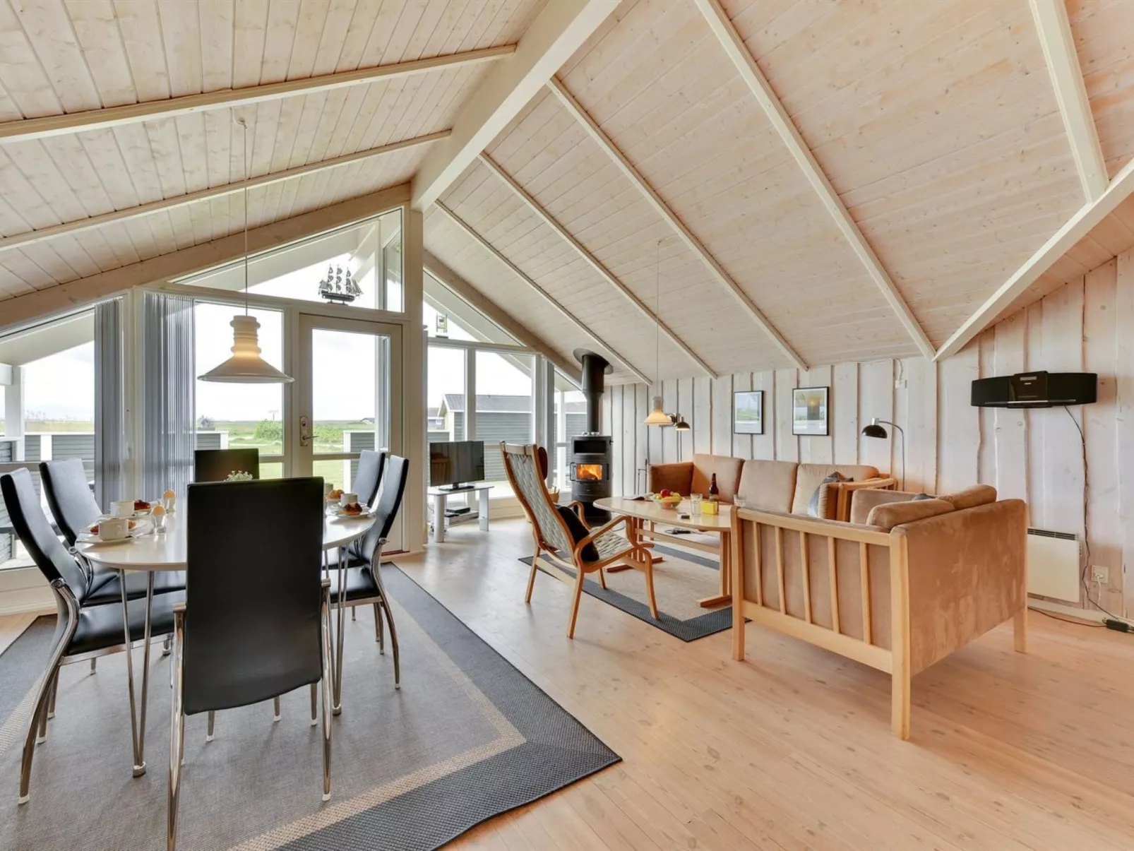 "Valea" - 300m to the fjord-Binnen