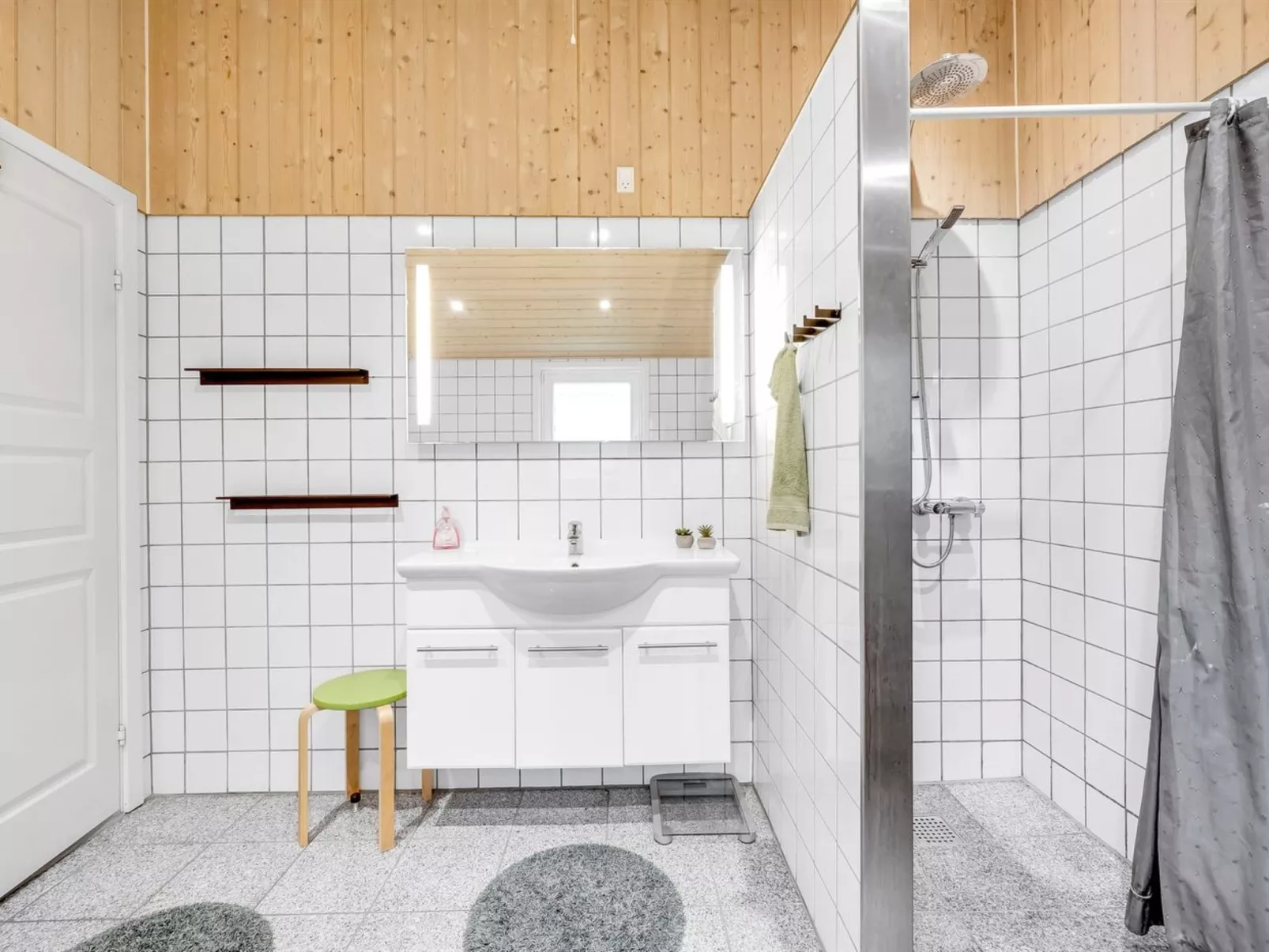 "Gurly" - 25km from the sea-Binnen