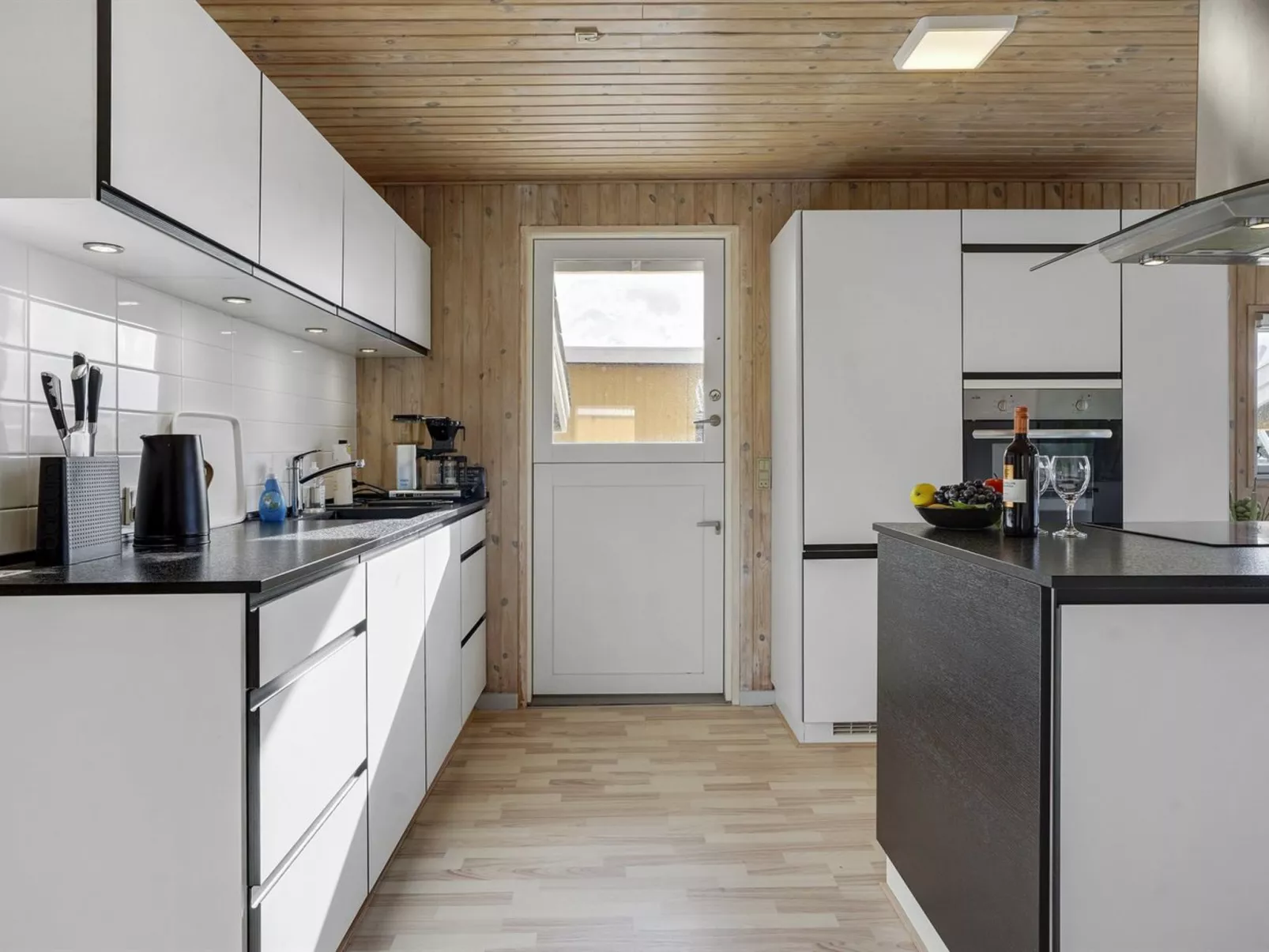 "Hebba" - 300m from the sea-Binnen