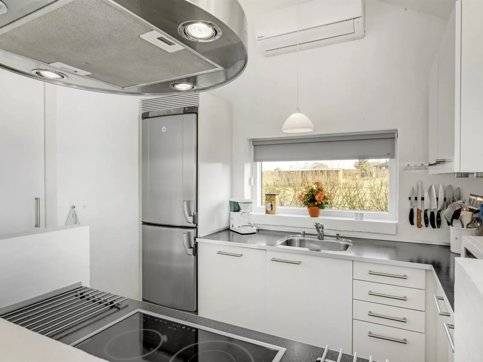 "Donka" - 300m to the fjord-Binnen