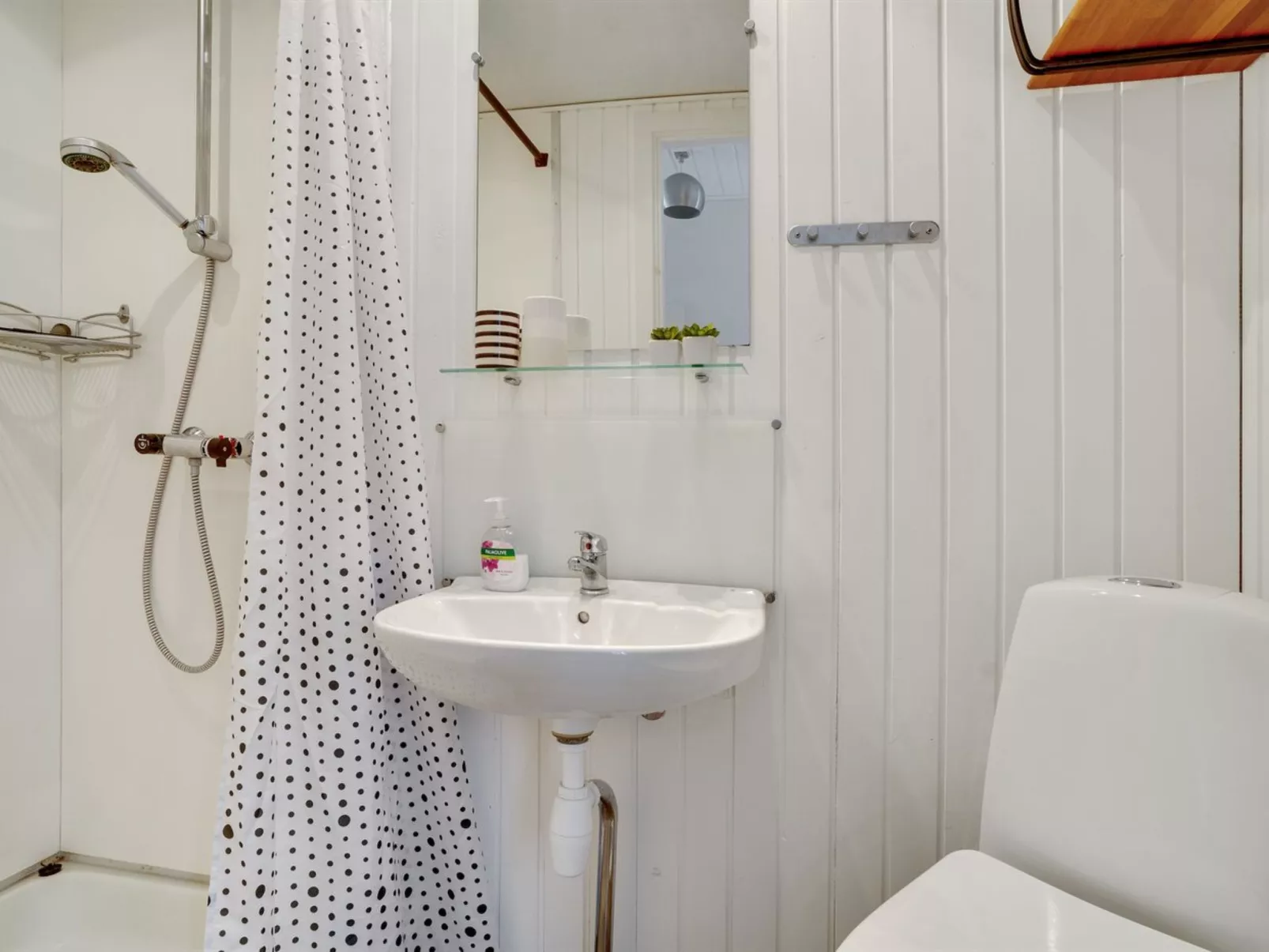 "Tofan" - 100m to the fjord-Binnen