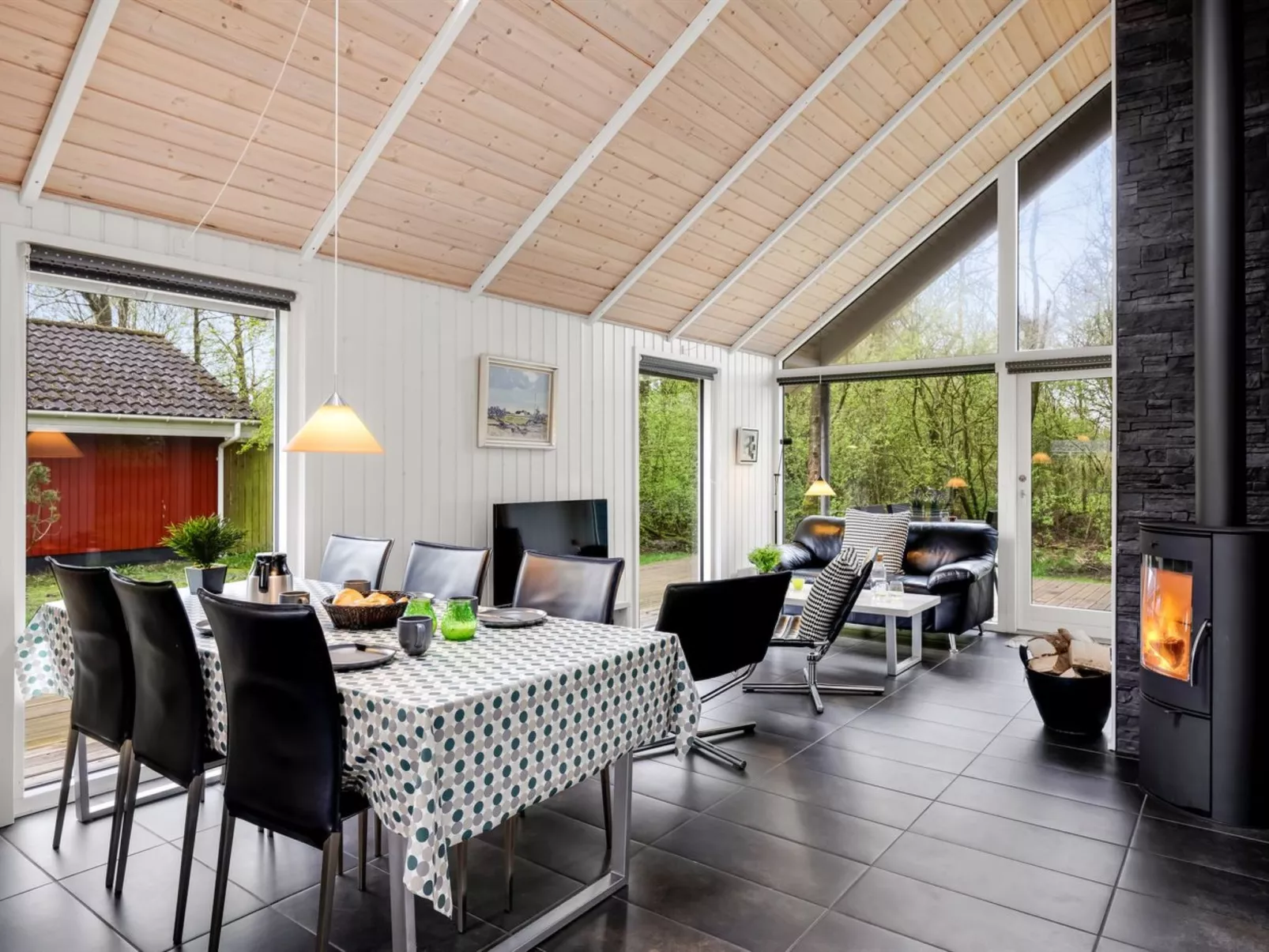 "Ketilbiorn" - 1.2km to the fjord-Binnen