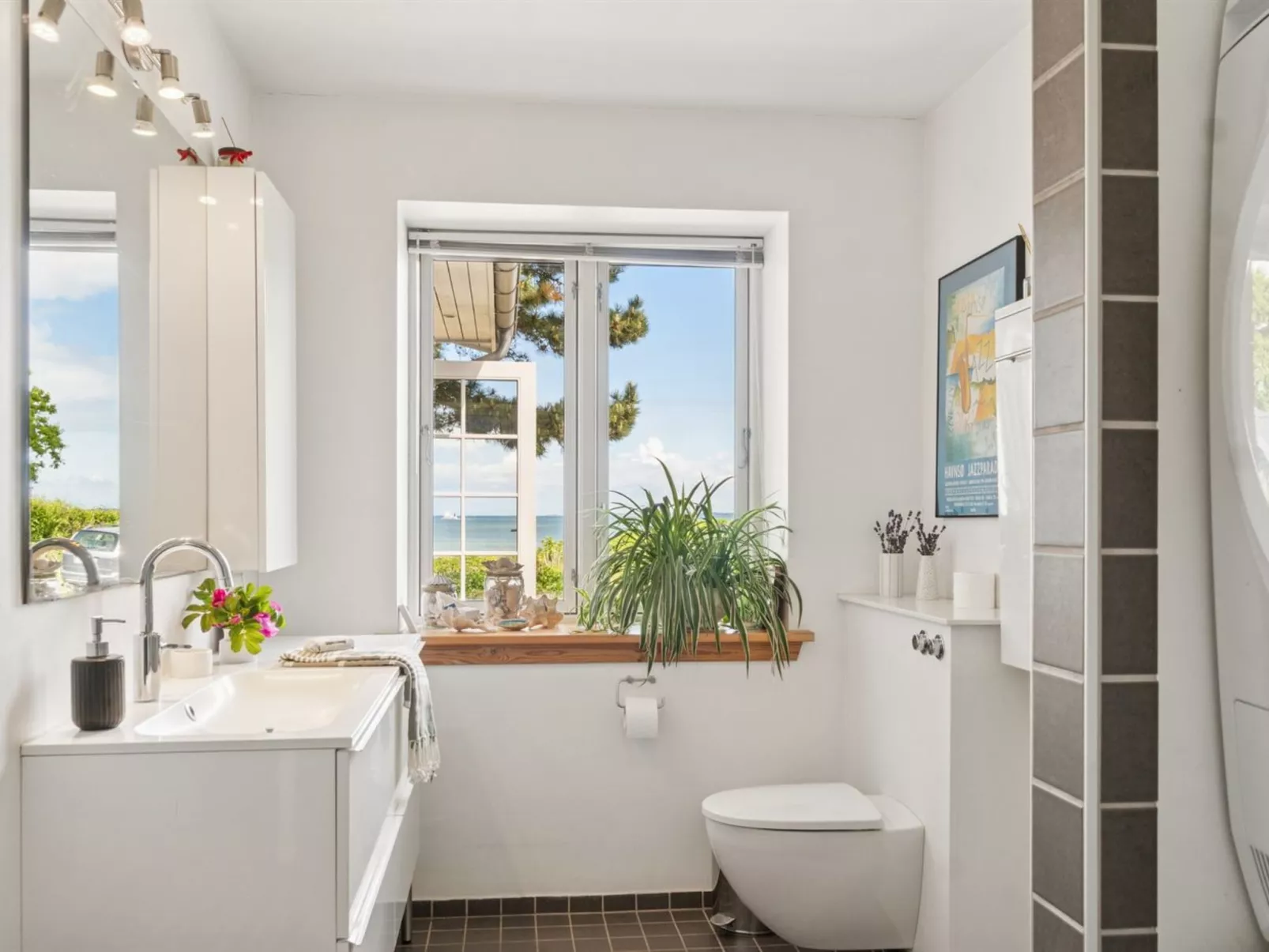 "Varma" - 25m from the sea-Binnen