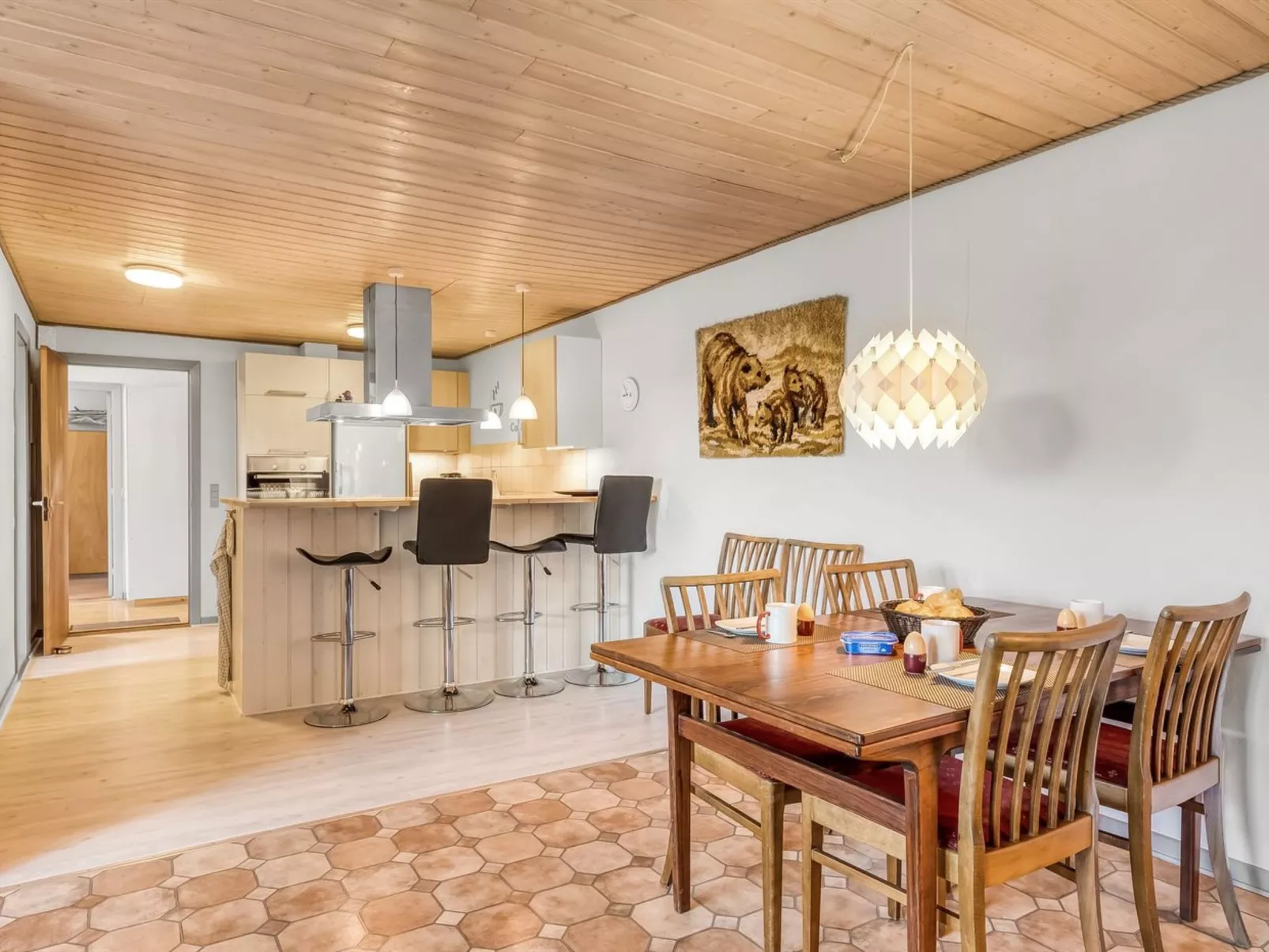 "Evina" - 17km to the fjord-Binnen