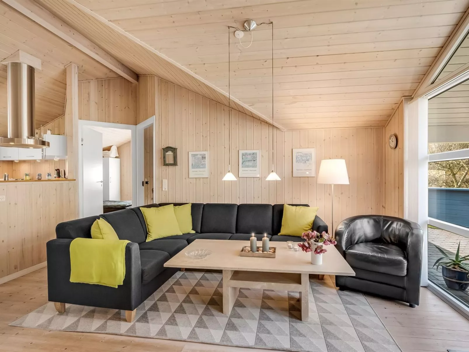 "Tobbi" - 1.1km to the fjord-Binnen