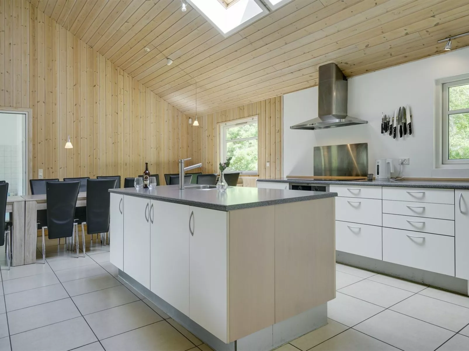 "Lottje" - 300m from the sea-Binnen