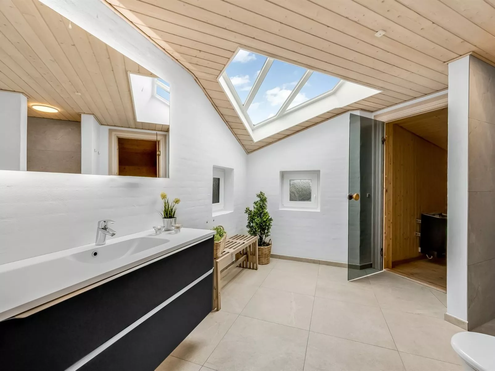 "Tahnee" - 450m from the sea-Binnen