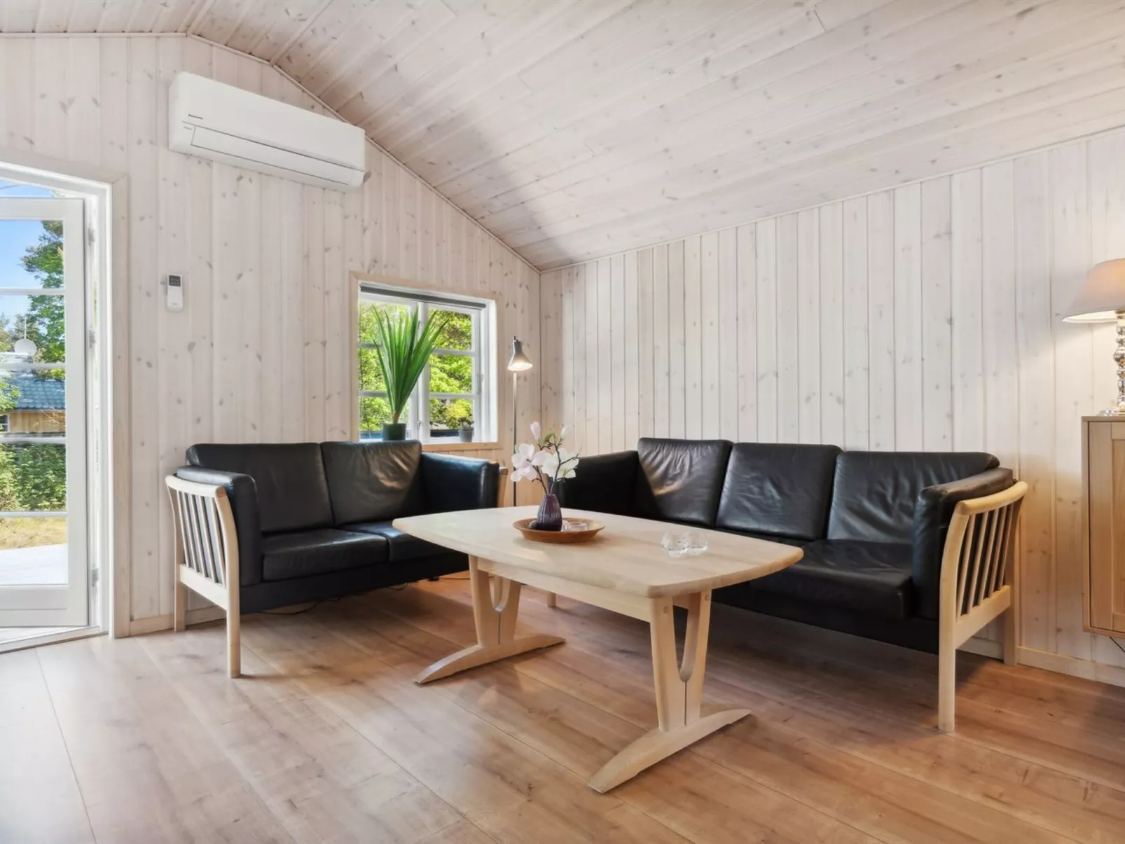 "Ilmari" - 150m from the sea-Binnen